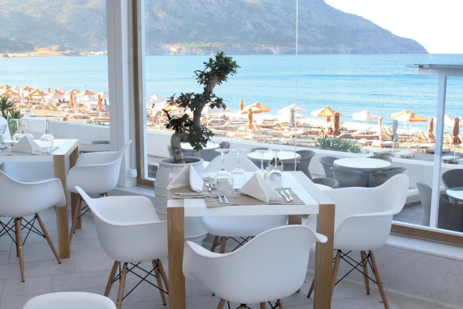 Restaurant/places to eat in Konstantinos Palace