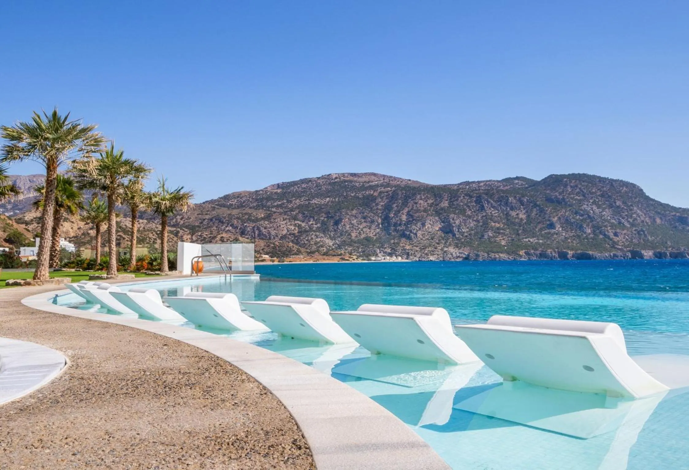 Swimming pool in Konstantinos Palace