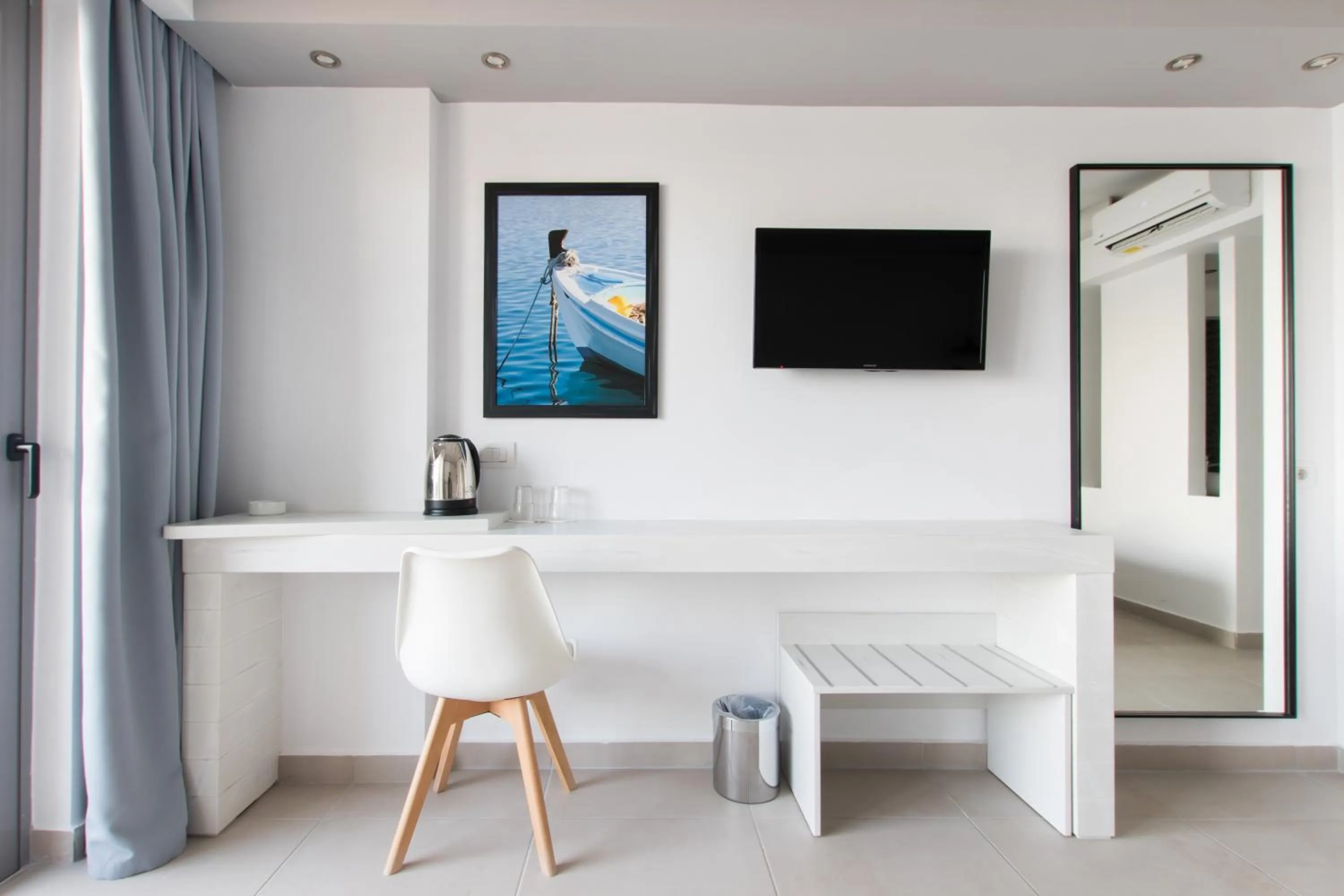 TV and multimedia in Konstantinos Palace