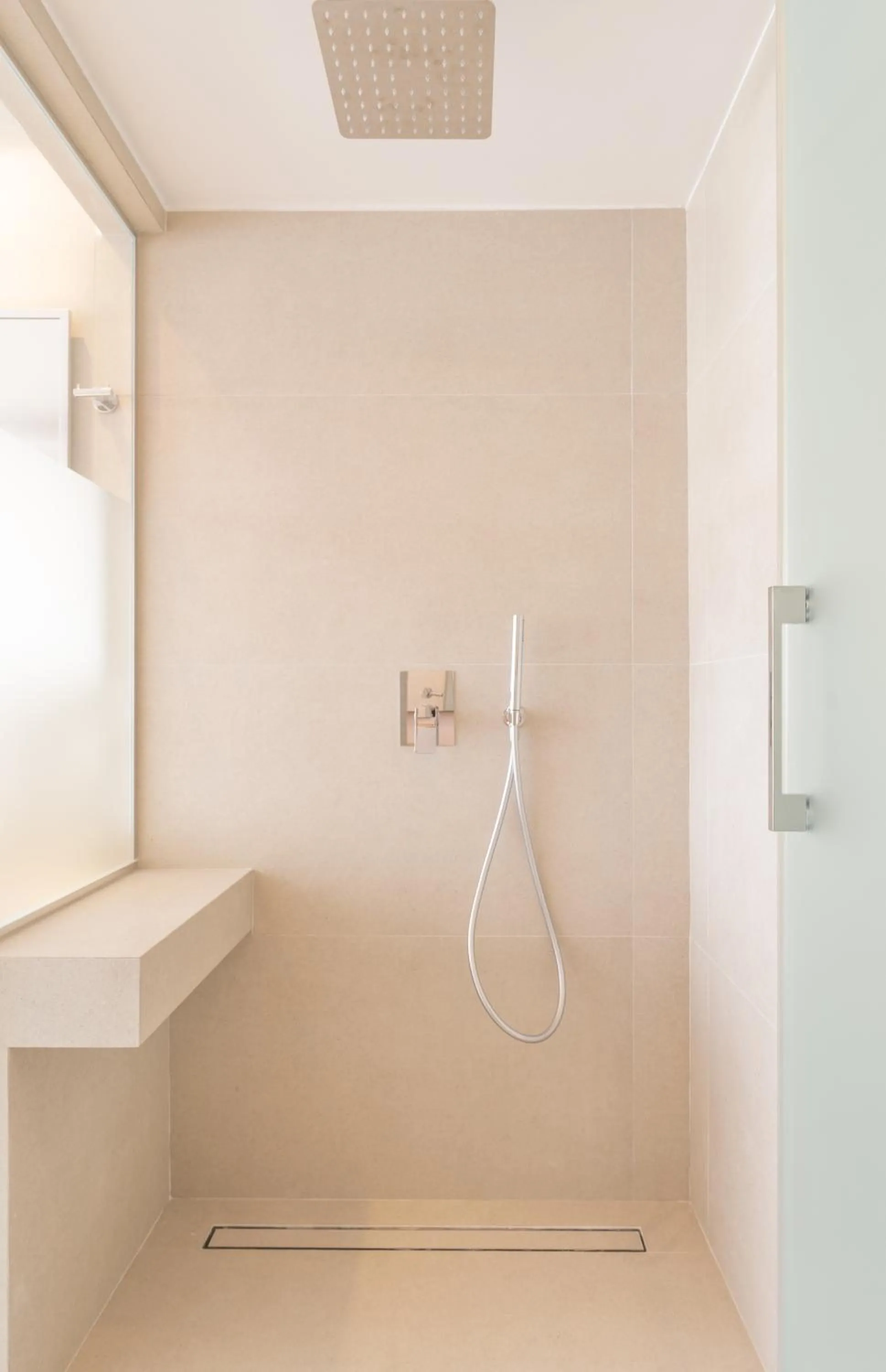 Shower in Manoula's Beach Mykonos Resort