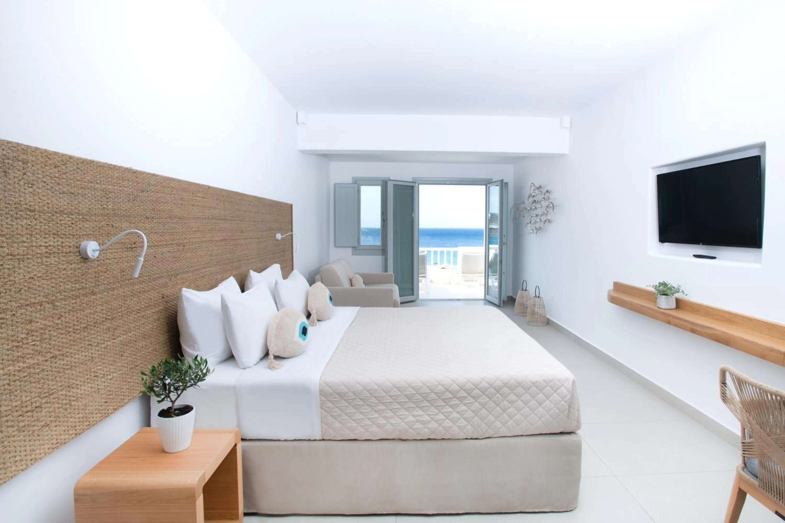 Bed in Manoula's Beach Mykonos Resort