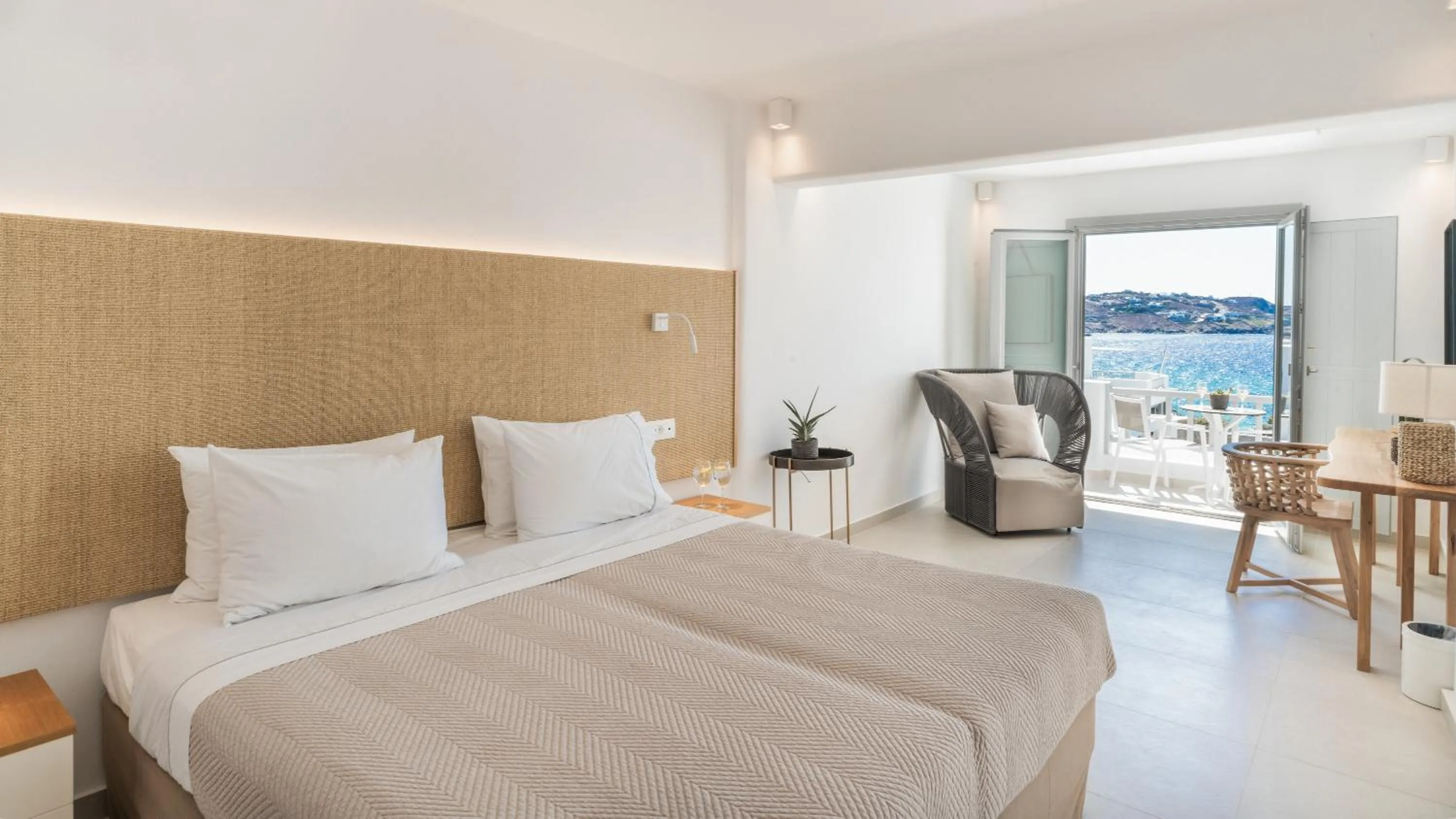 Bed in Manoula's Beach Mykonos Resort