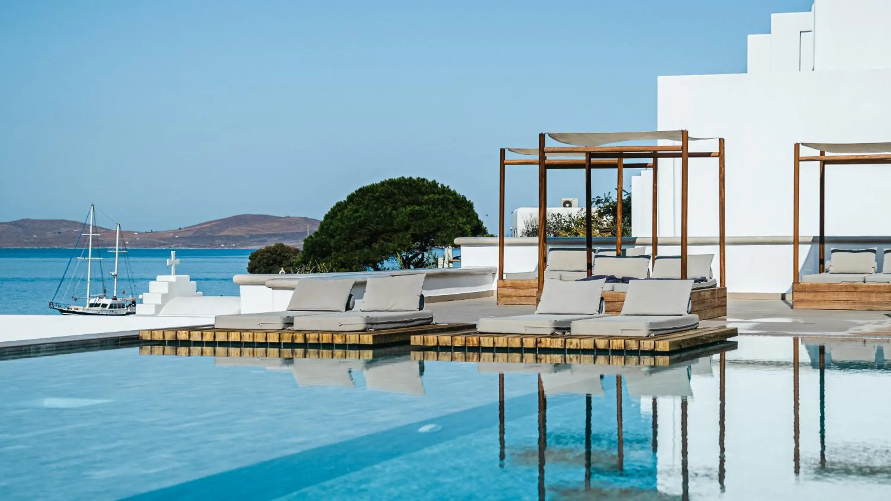 Pool view in Manoula's Beach Mykonos Resort Pool view in Manoula's Beach Mykonos Resort