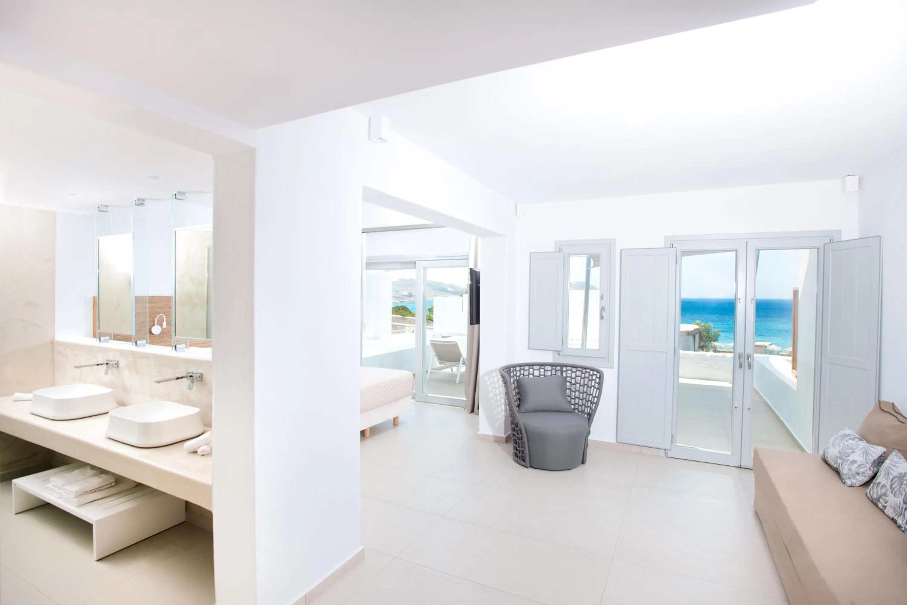 Bathroom, Bed in Manoula's Beach Mykonos Resort