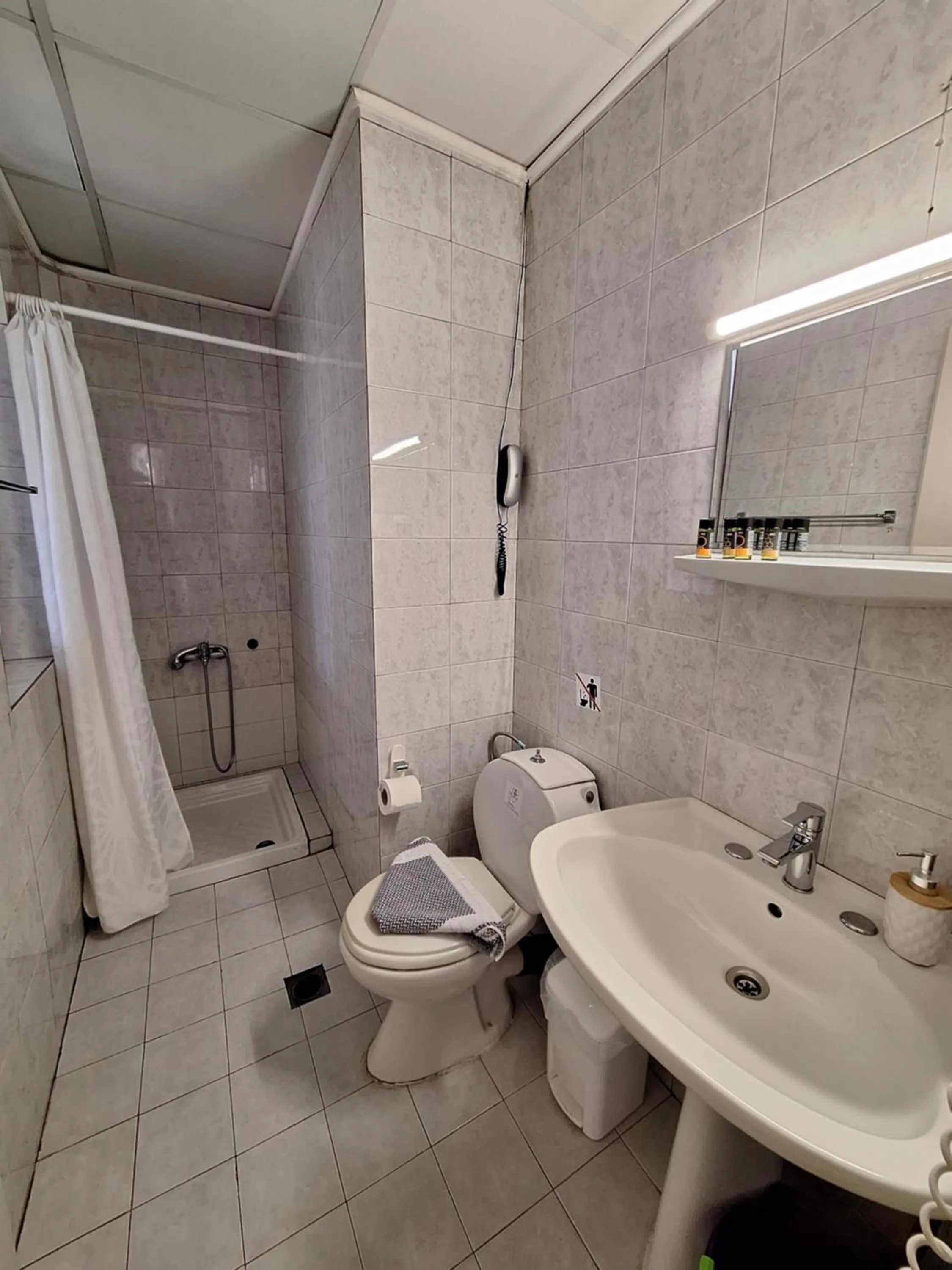 Shower in Perla Beach