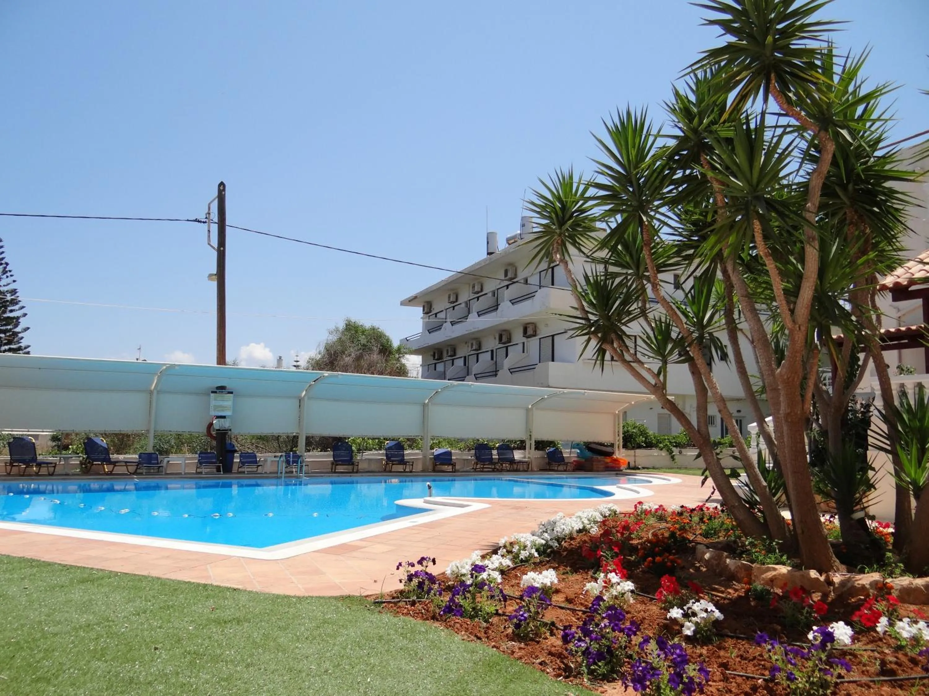 Garden in Perla Beach