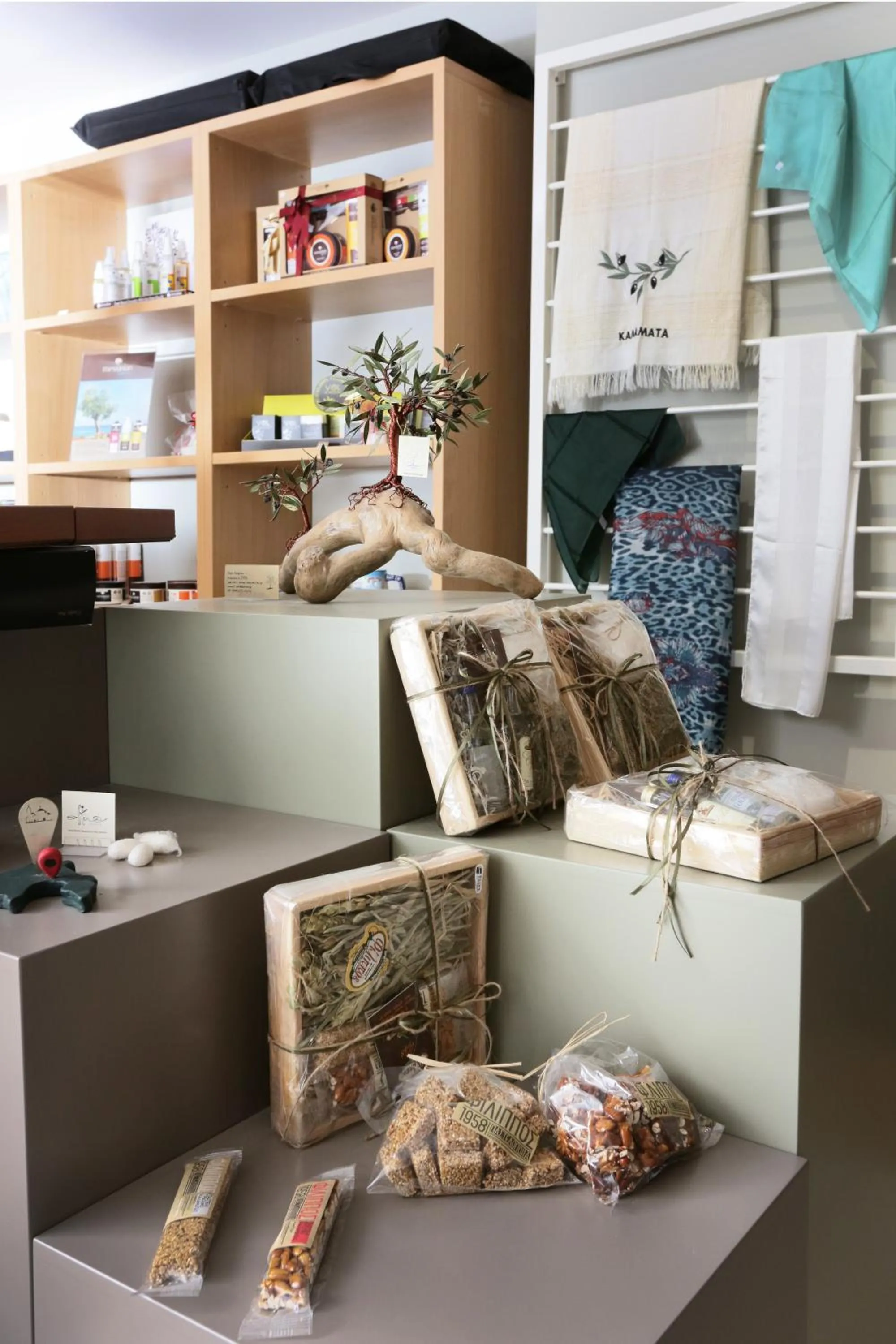 On-site shops in Elite City Resort