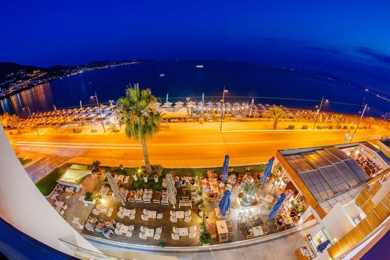 Restaurant/places to eat in Elite City Resort