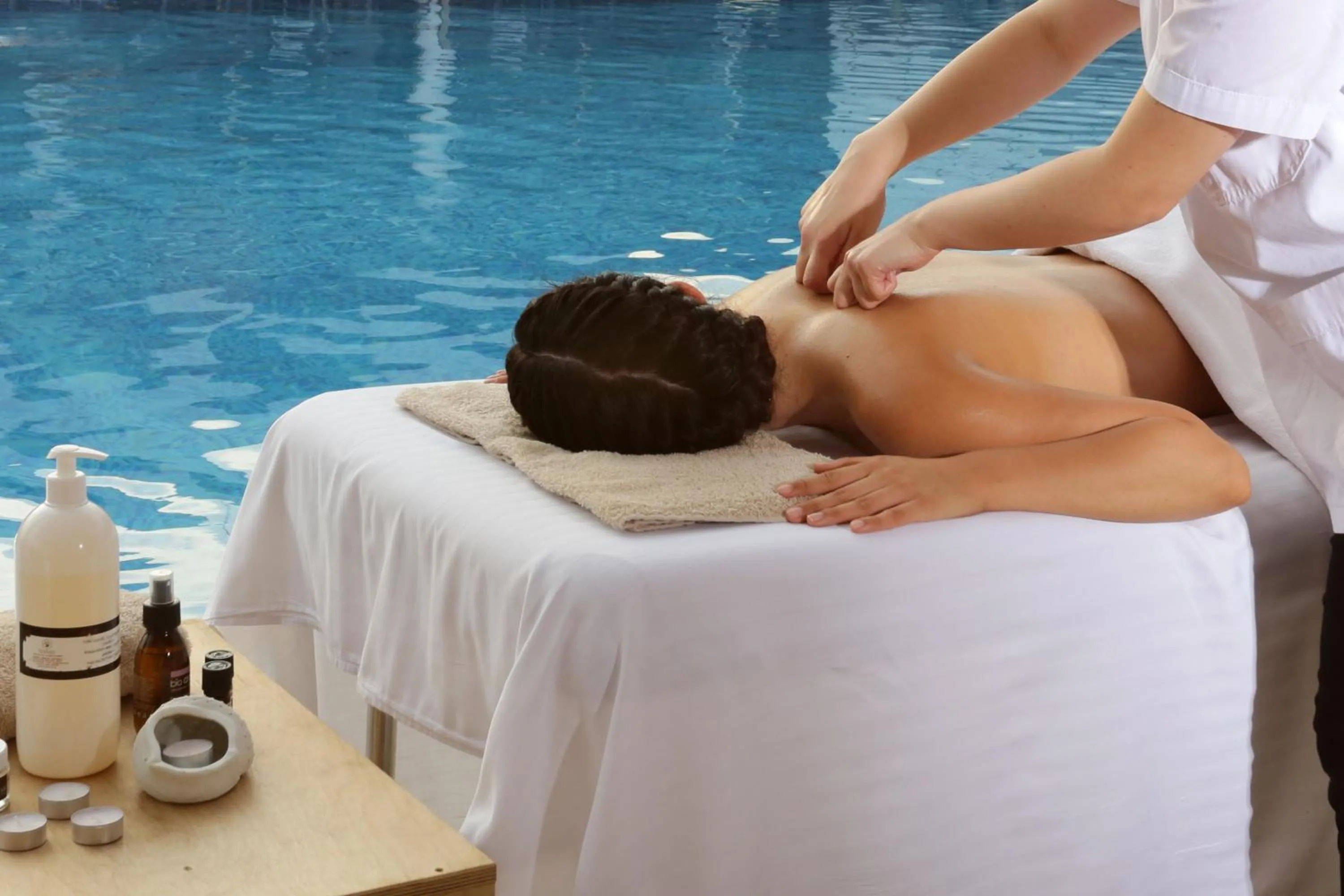 Massage in Elite City Resort