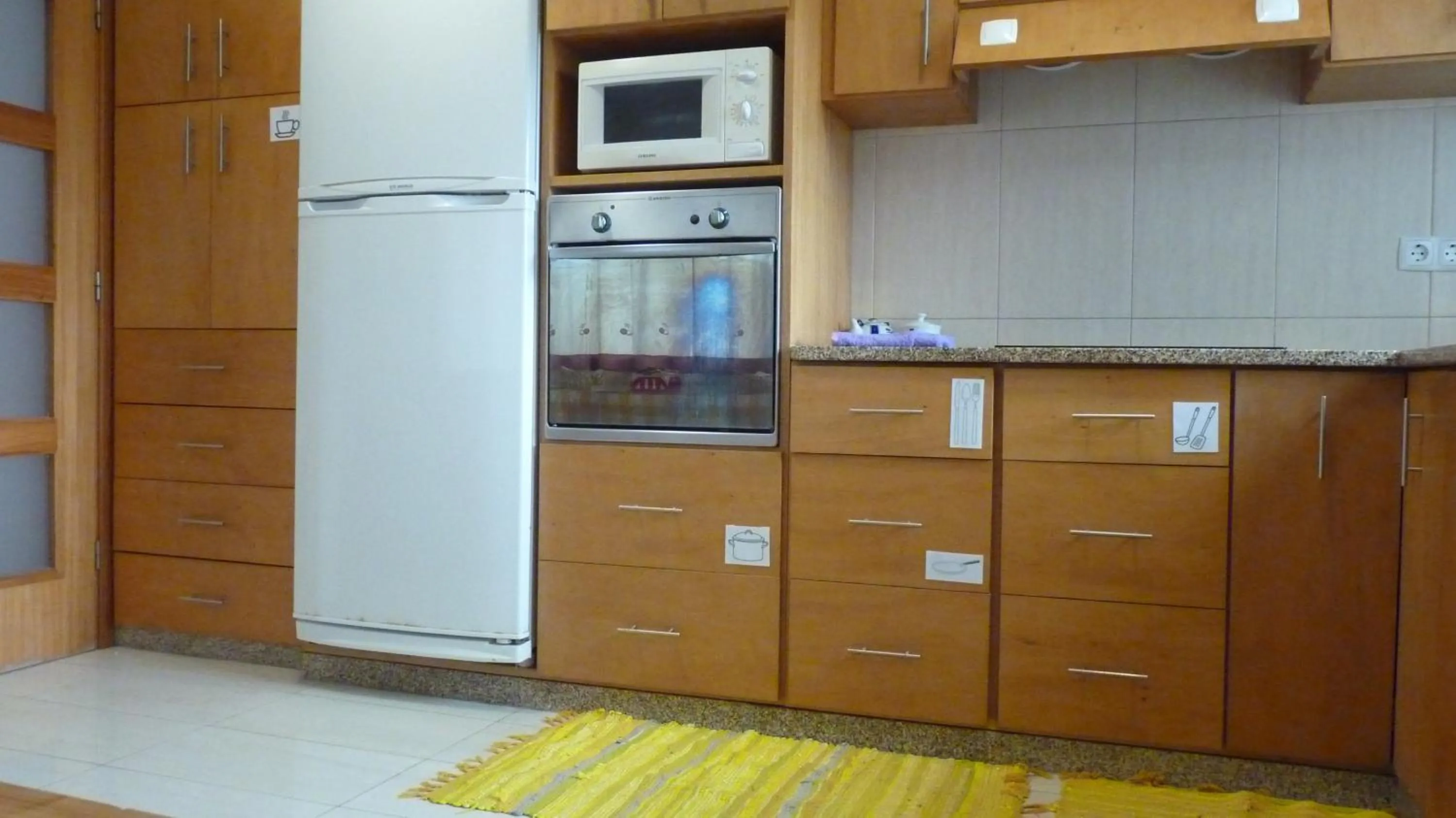 Kitchen or kitchenette in AZORES HOLIDAYS HOUSE -B&B - Suites - Self Check-in KEYBOARD