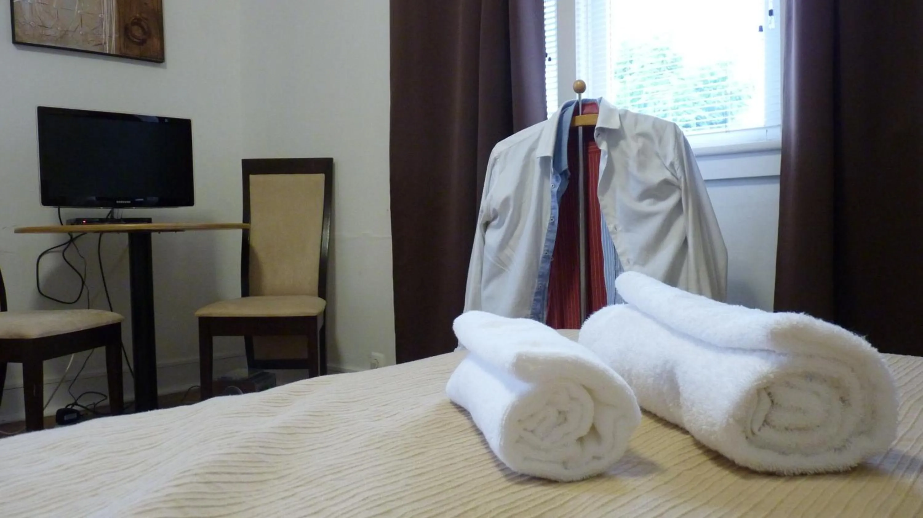 Bedroom, Bed in AZORES HOLIDAYS HOUSE -B&B - Suites - Self Check-in KEYBOARD