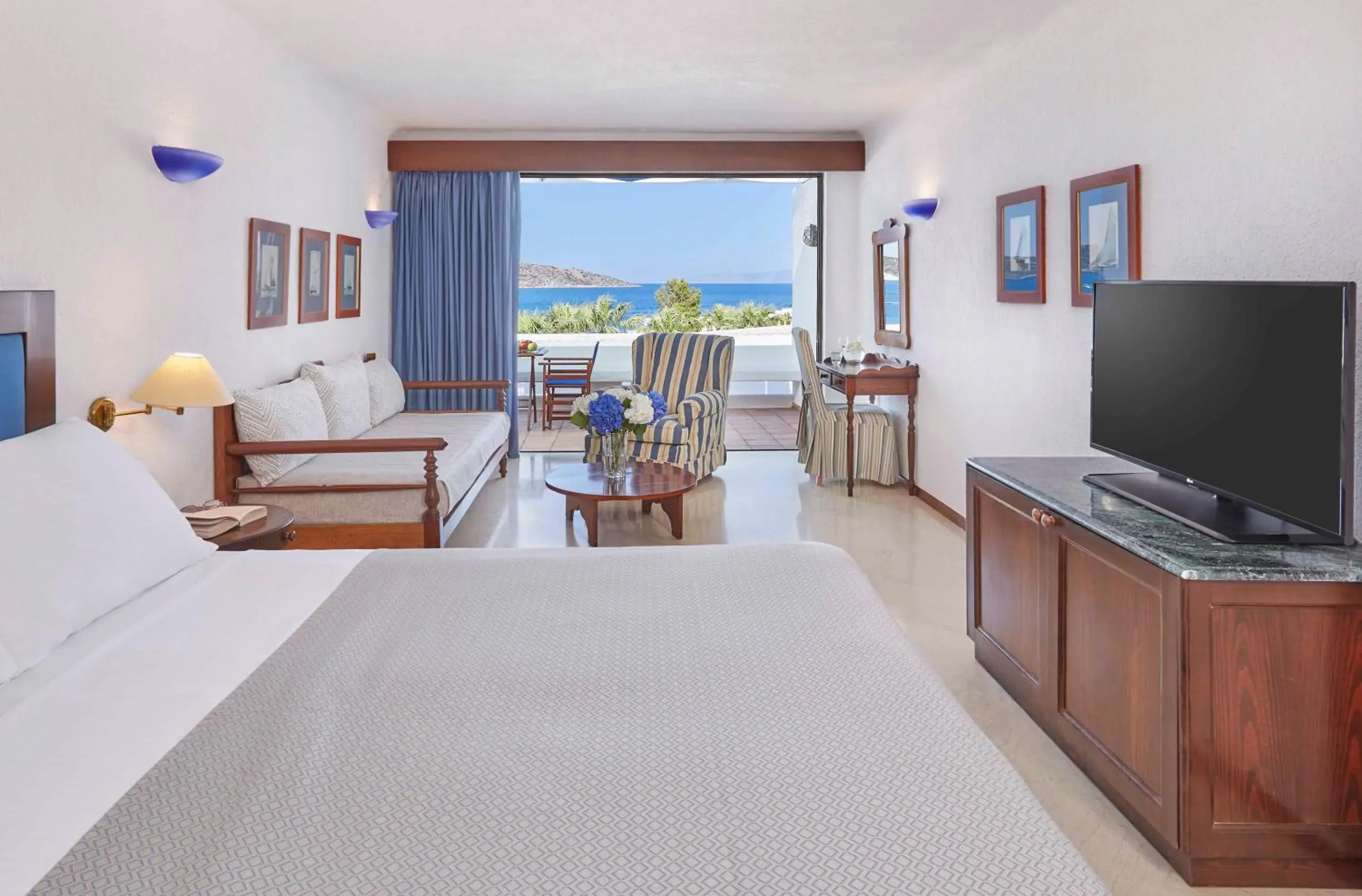 Sea view, Bed in Elounda Bay Palace, a Member of the Leading Hotels of the World Sea view, Bed in Elounda Bay Palace, a Member of the Leading Hotels of the World