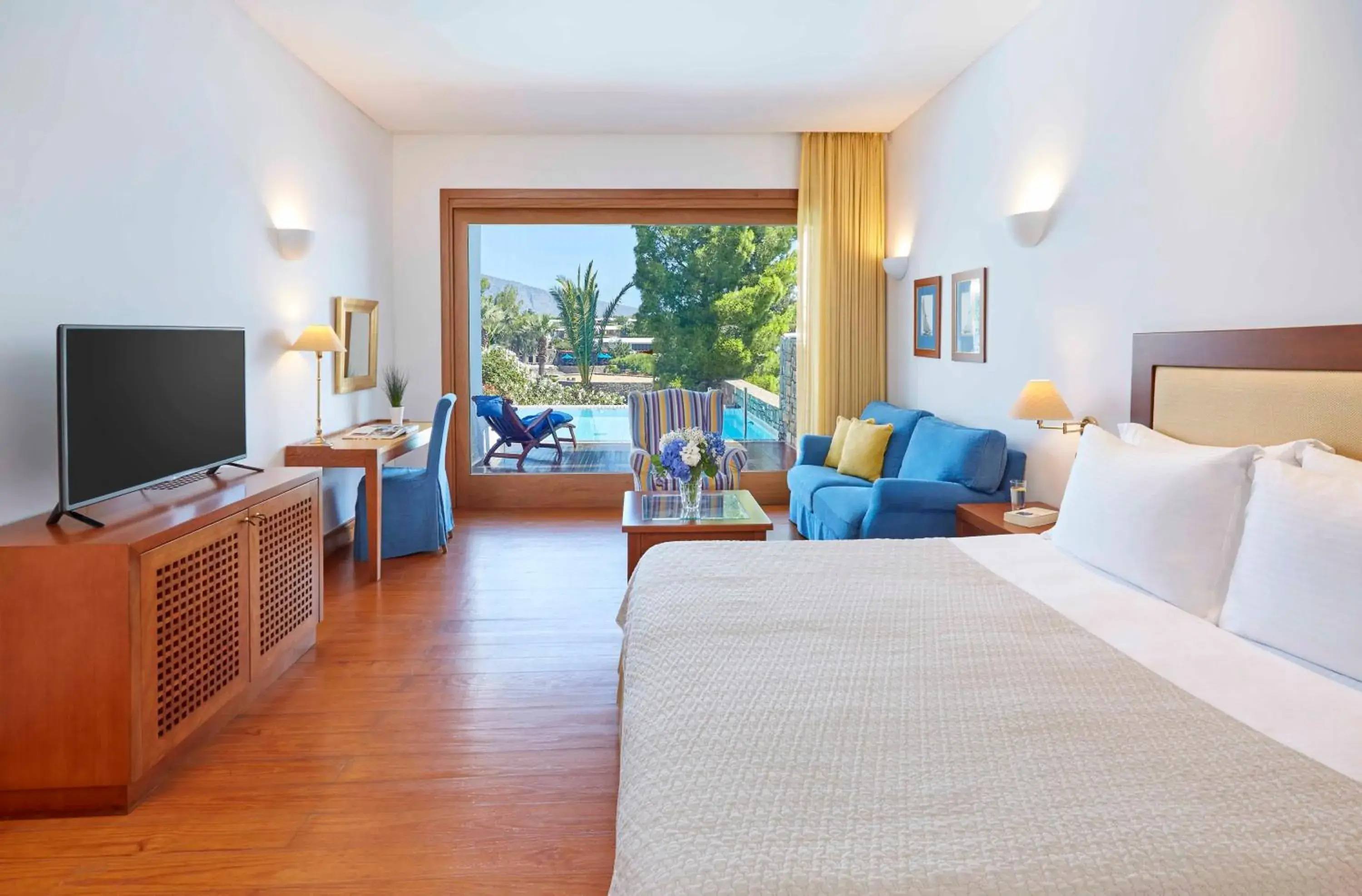 Bedroom, Bed in Elounda Bay Palace, a Member of the Leading Hotels of the World Bedroom, Bed in Elounda Bay Palace, a Member of the Leading Hotels of the World