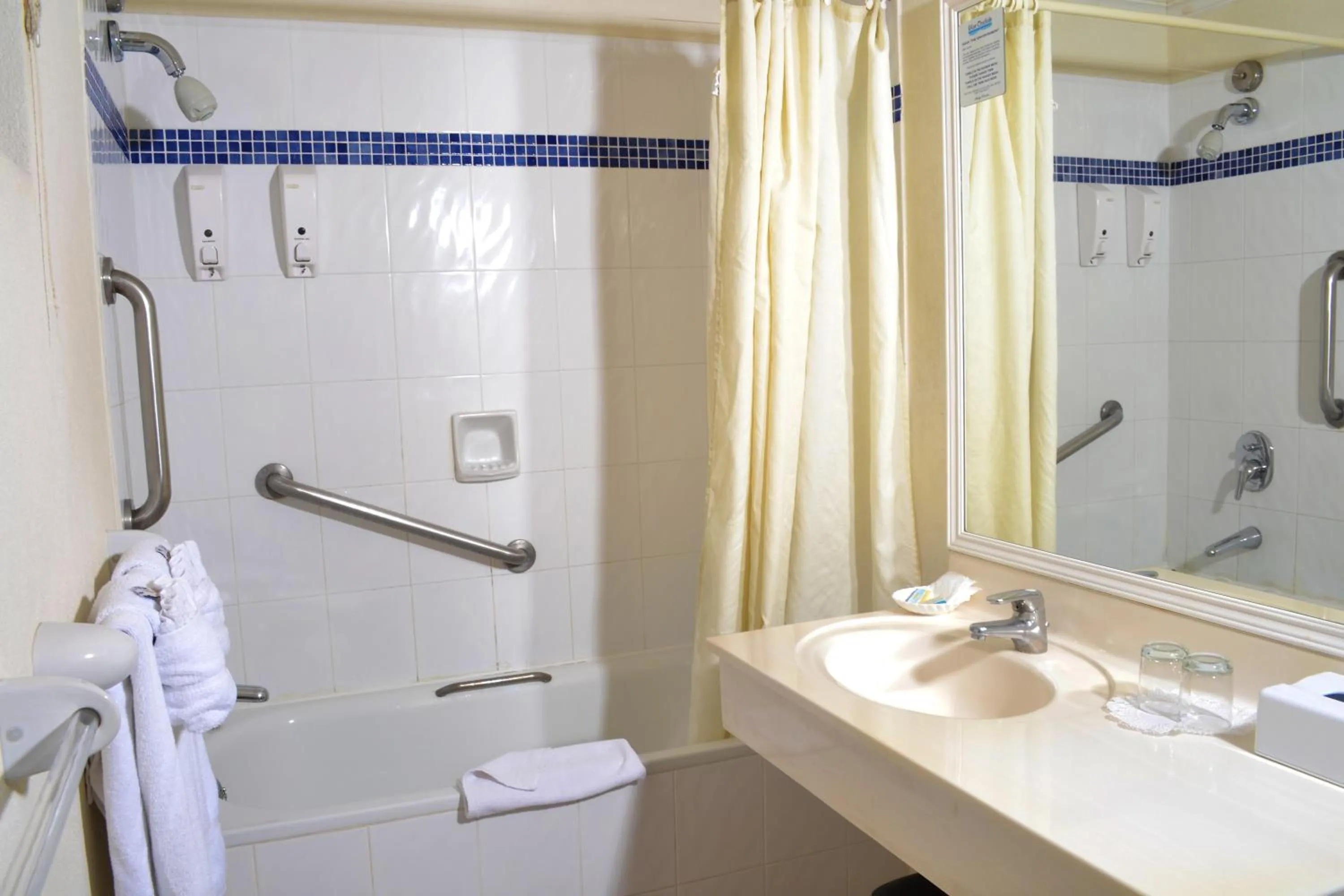 Bathroom in Blue Orchids Beach Hotel