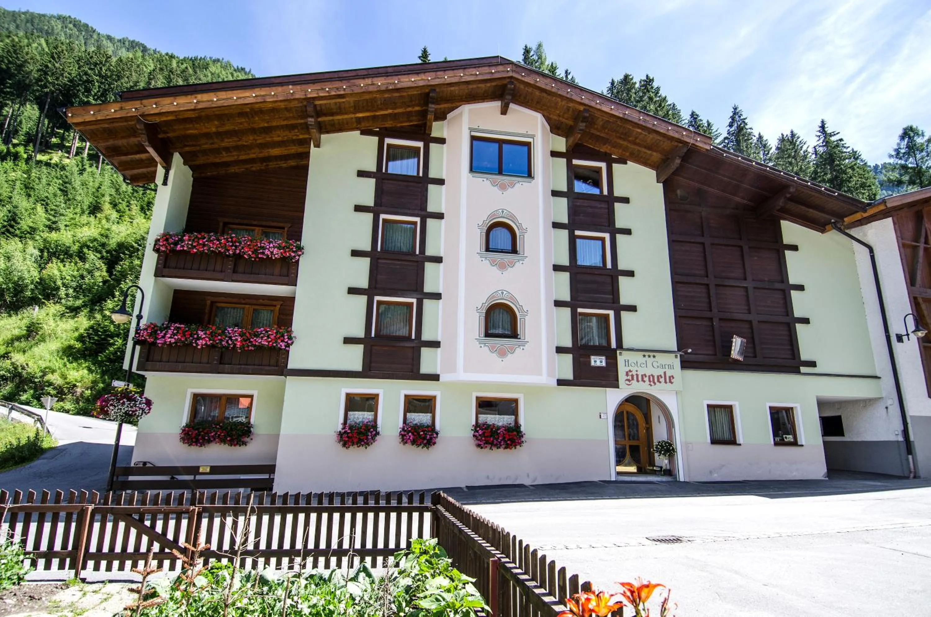 Facade/entrance in Hotel Garni Siegele - inklusive Silvretta-Card PREMIUM
