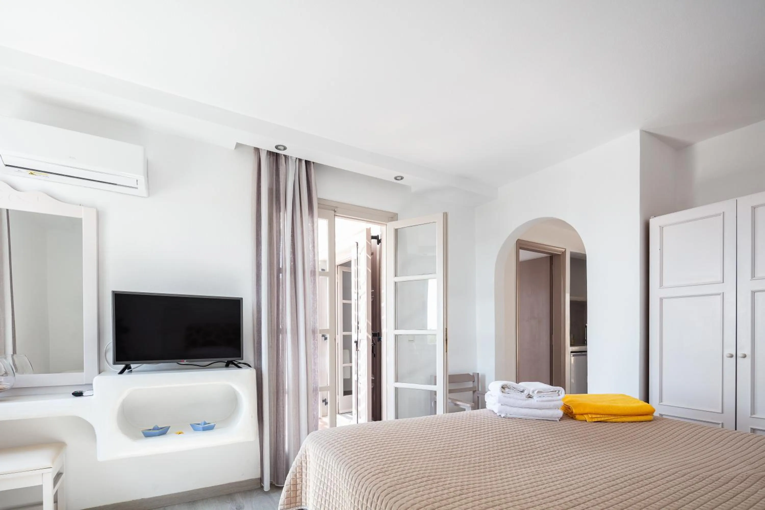 Bed in Kavuras Village Hotel & Suites