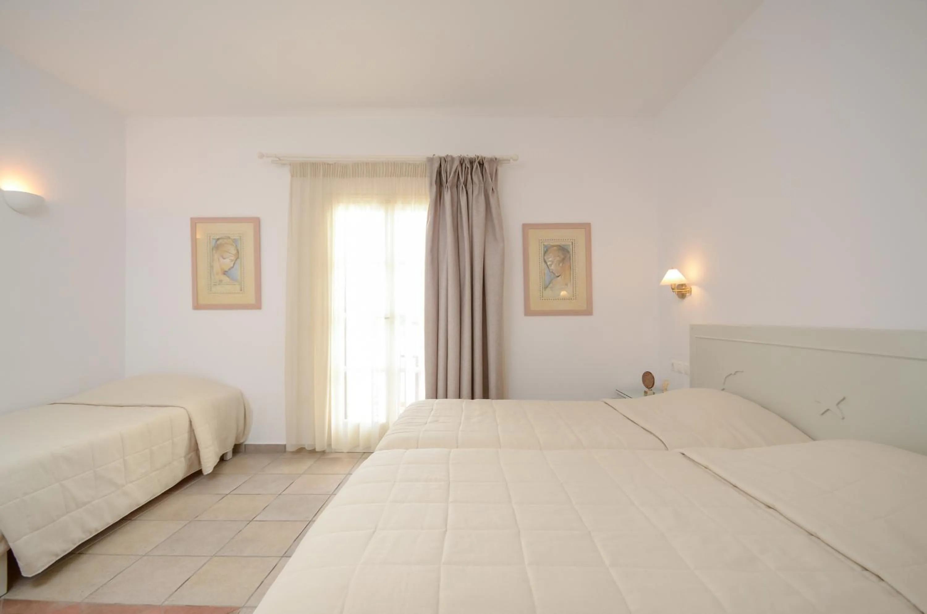 Day, Bed in Astir Of Naxos