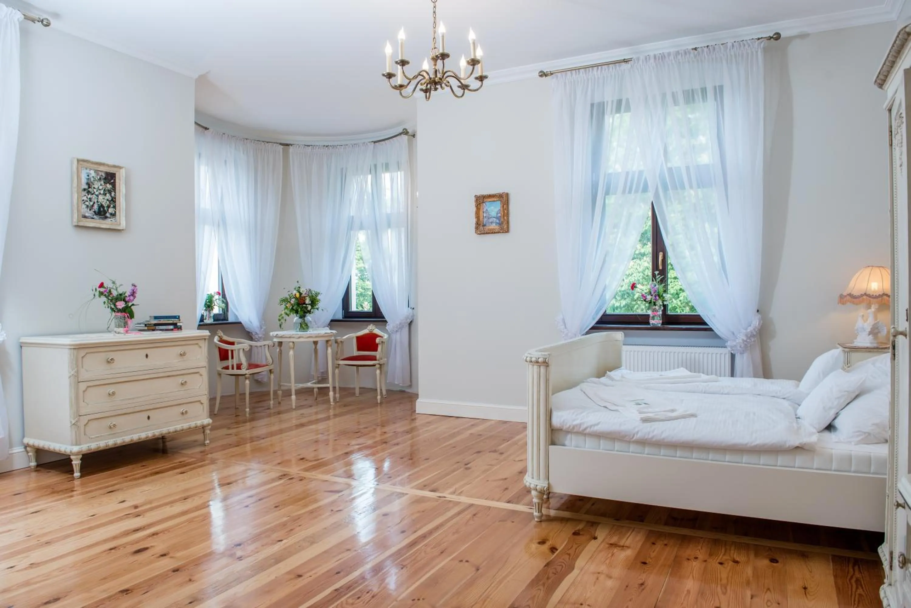 Photo of the whole room, Bed in Pałac w Orli - pokoje, restauracja