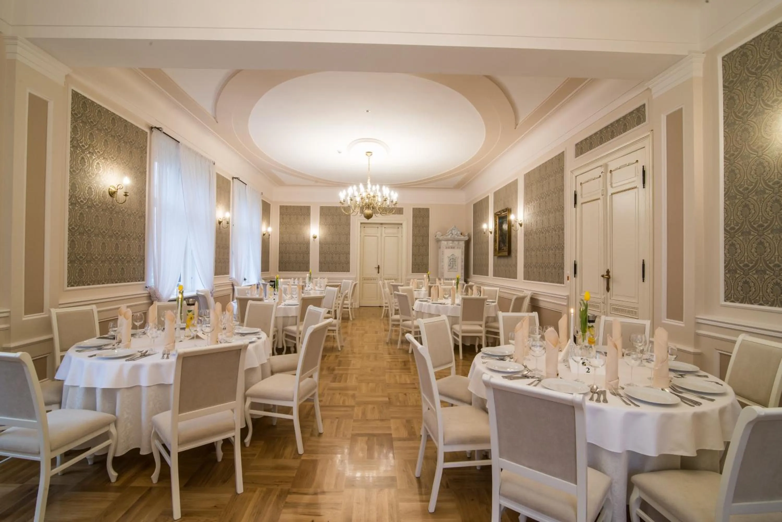 Restaurant/places to eat in Pałac w Orli - pokoje, restauracja