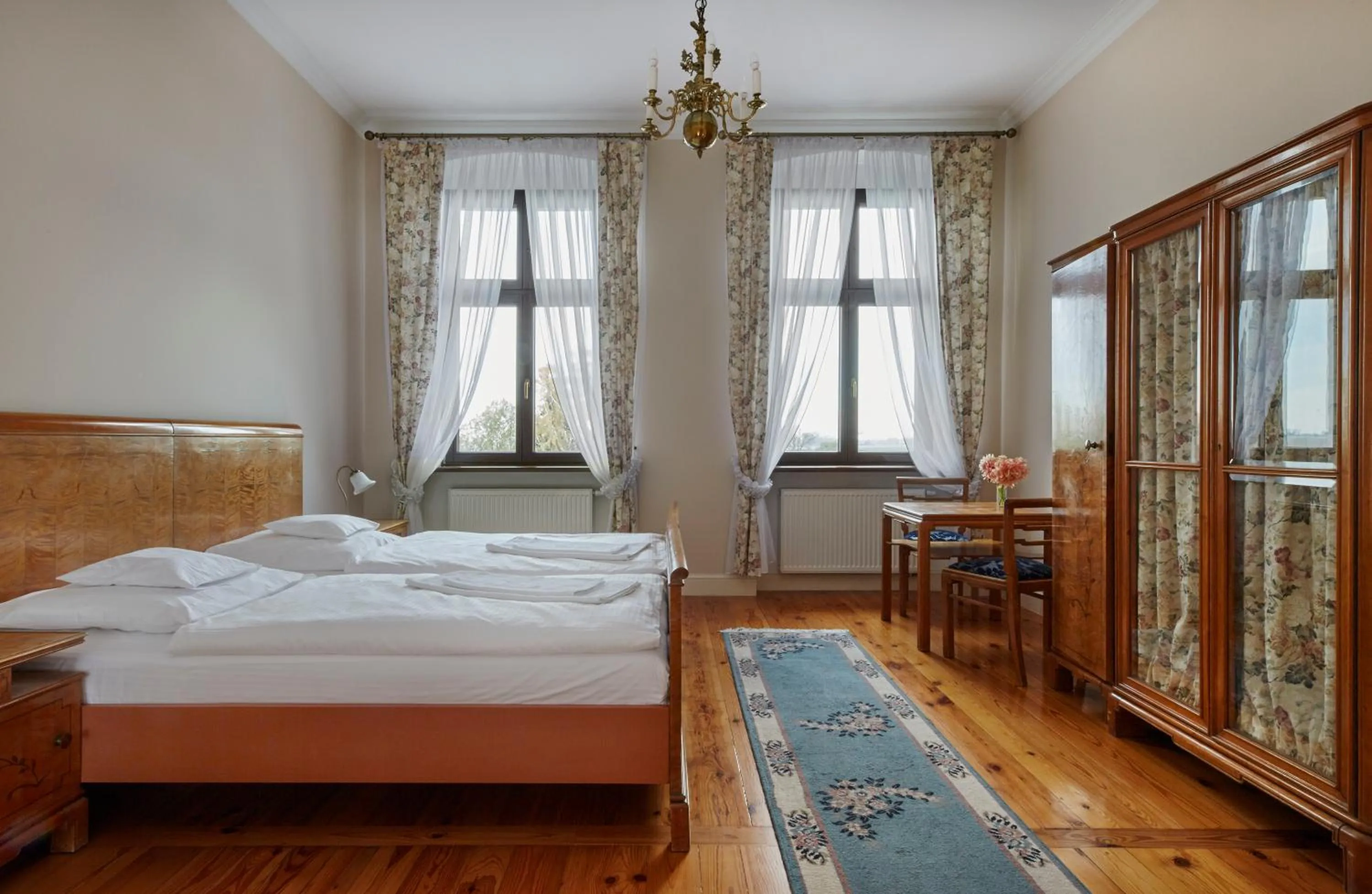 Photo of the whole room, Bed in Pałac w Orli - pokoje, restauracja