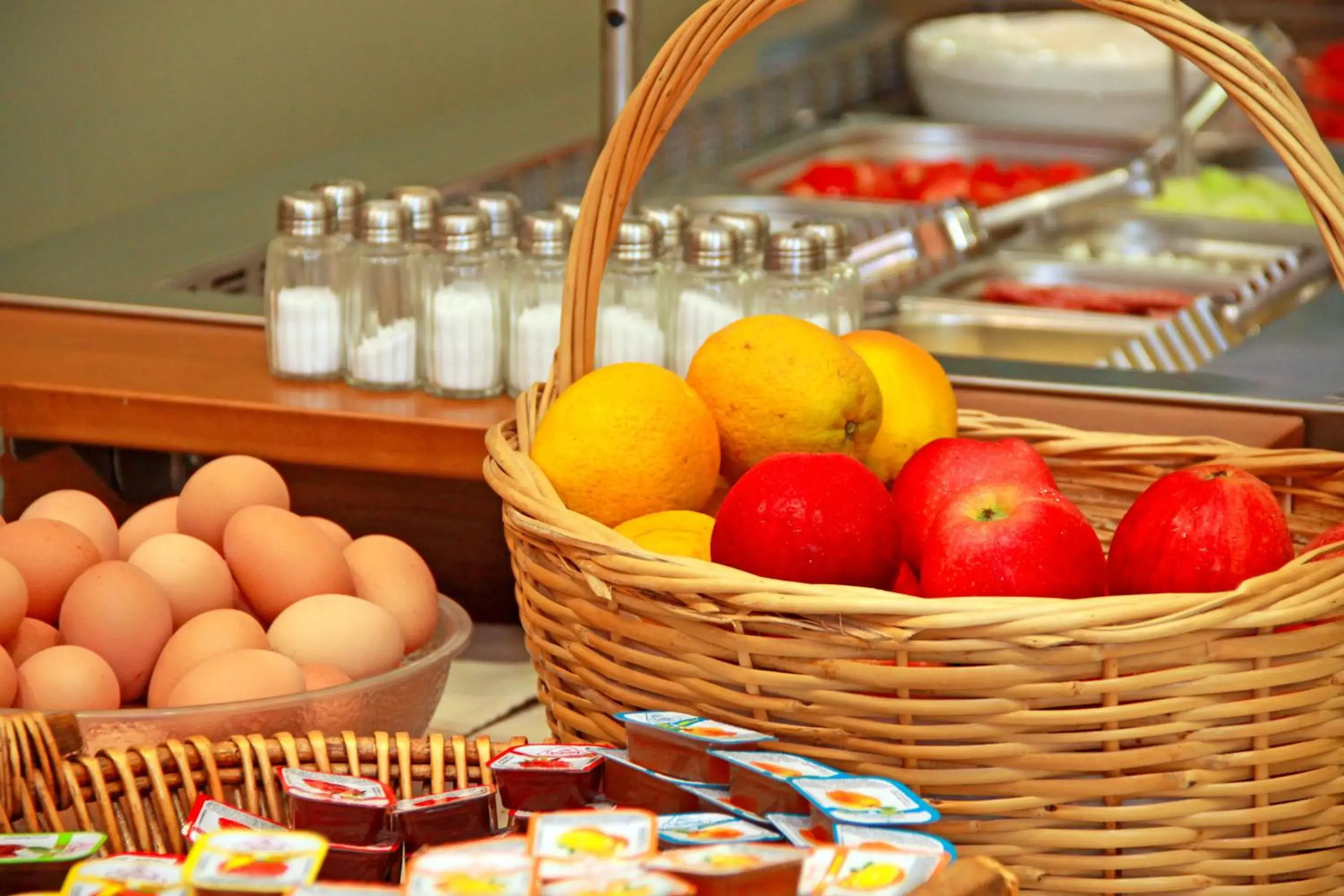 Restaurant/places to eat in Saint Constantine Hotel Restaurant/places to eat in Saint Constantine Hotel