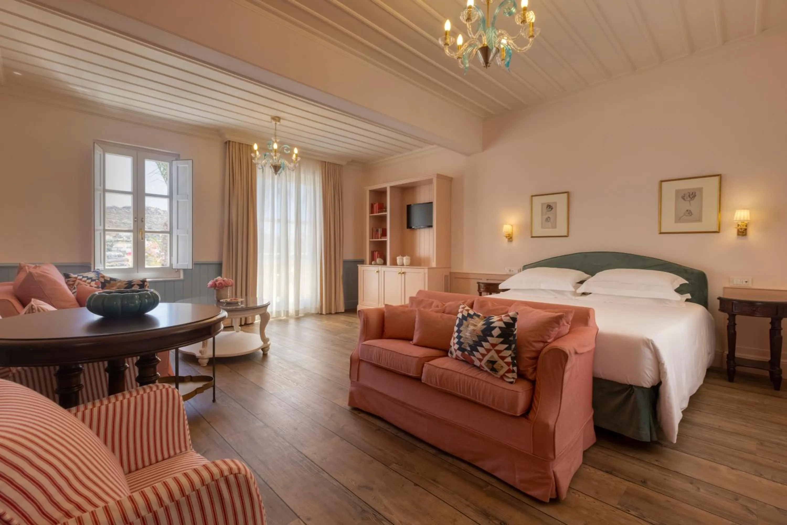 Bedroom, Bed in Dorion Hotel