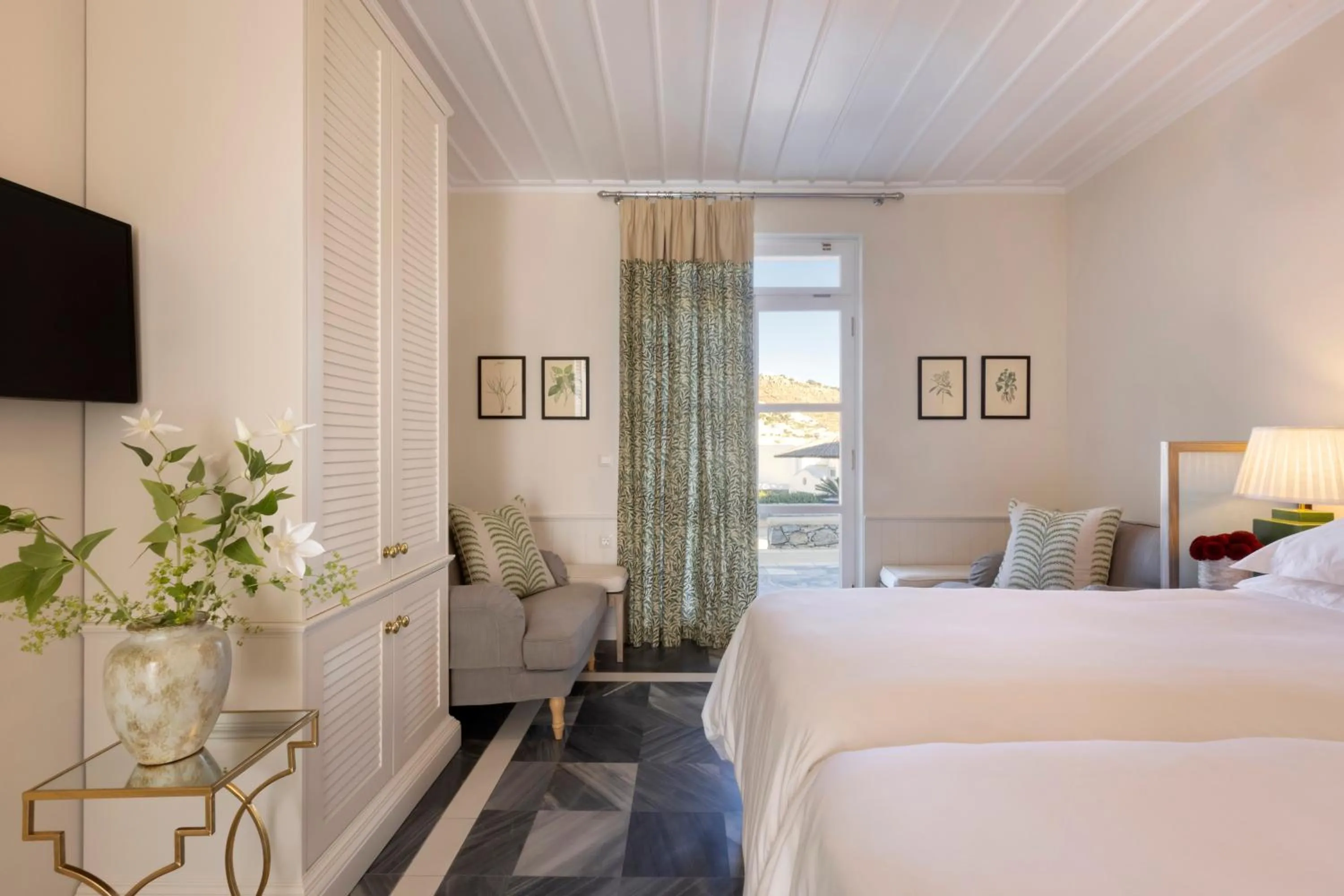 Photo of the whole room, Bed in Dorion Hotel