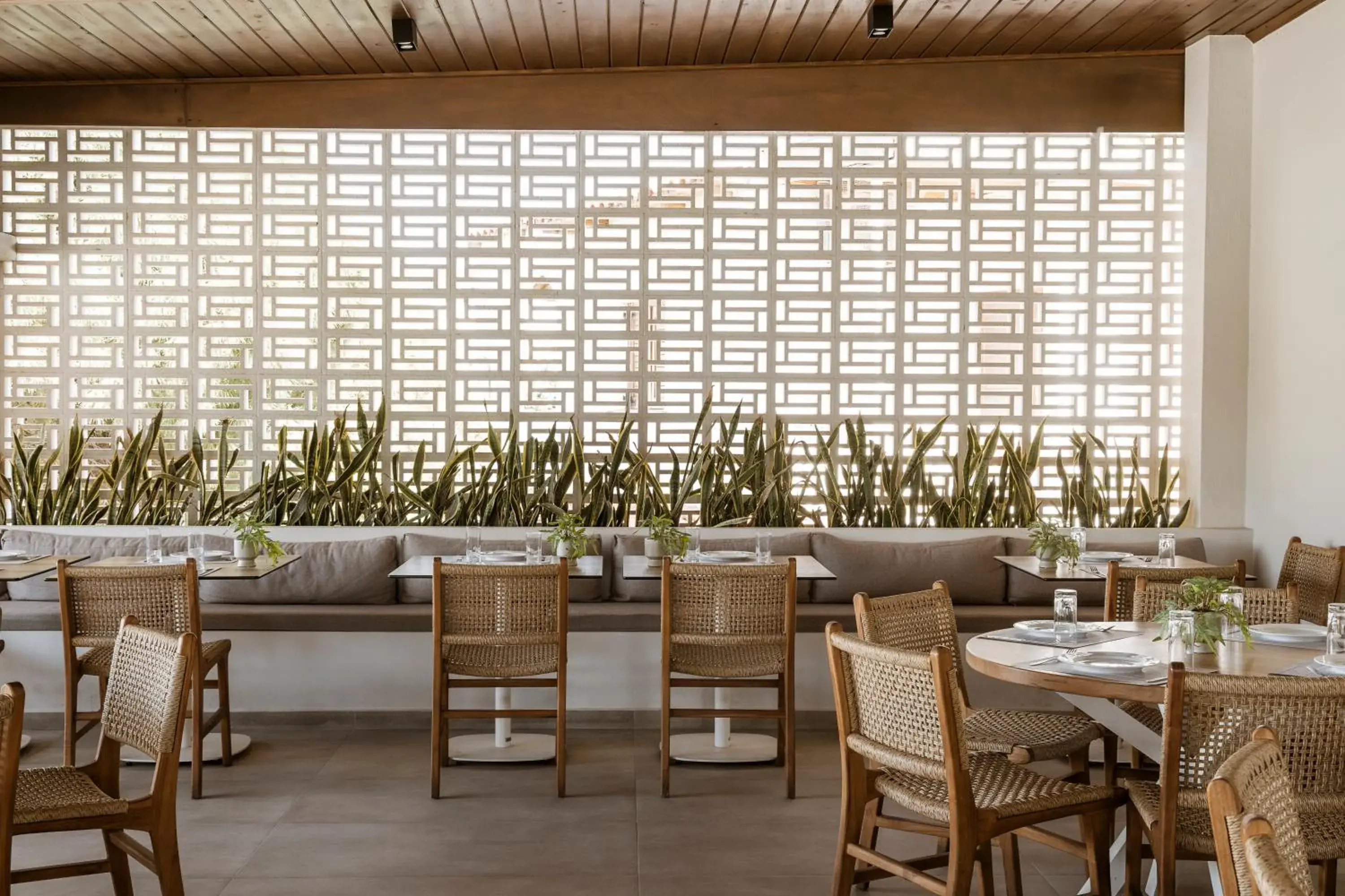 Restaurant/places to eat in Dolphin Bay Seaside Resort & Suites Restaurant/places to eat in Dolphin Bay Seaside Resort & Suites
