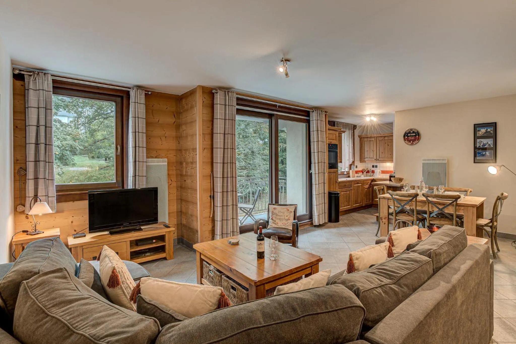 Apartment Staddon, Alpes Agency, Central Chamonix, Sleeps 4-6