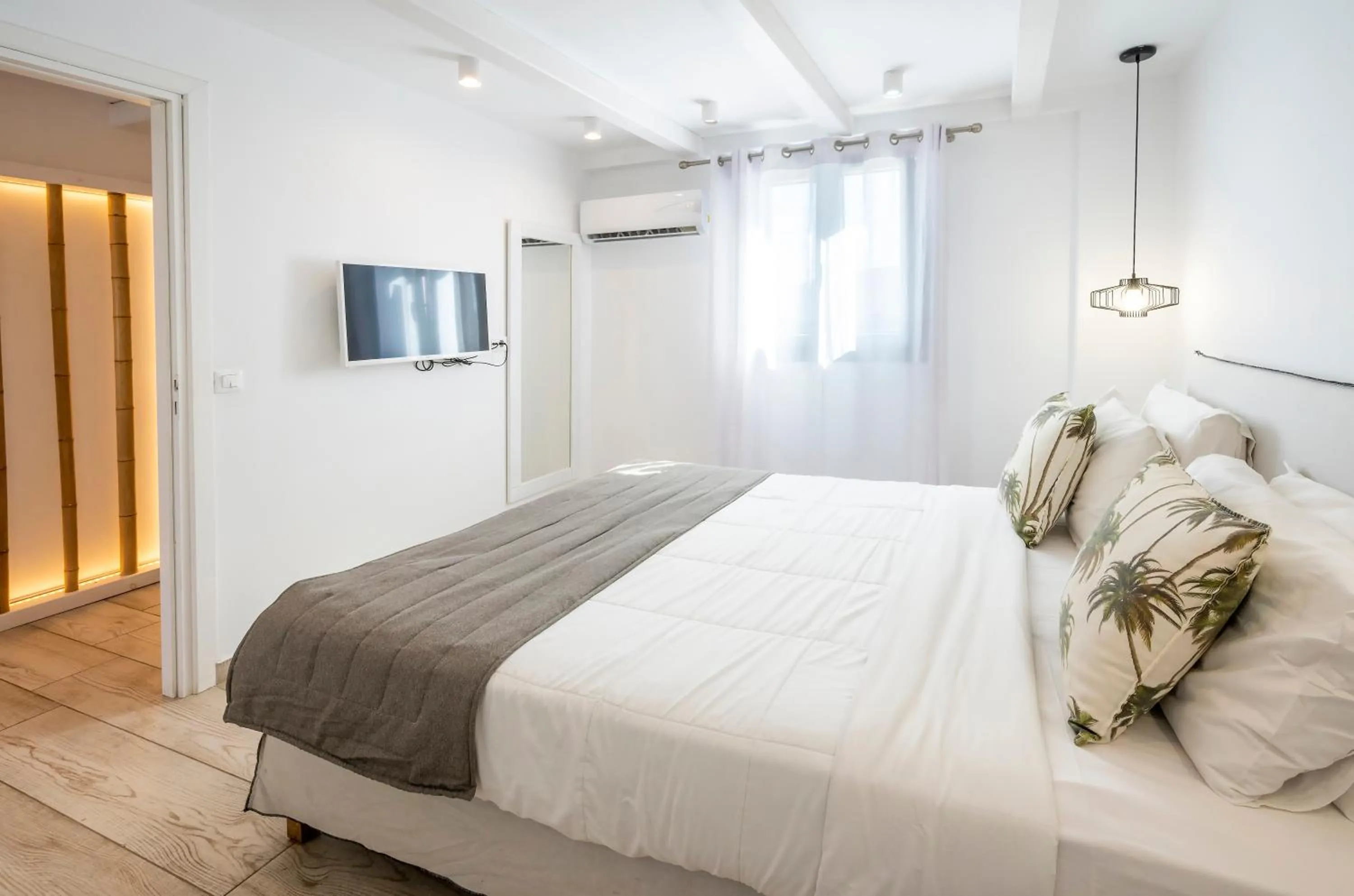 Bed in Smy Mediterranean White Santorini