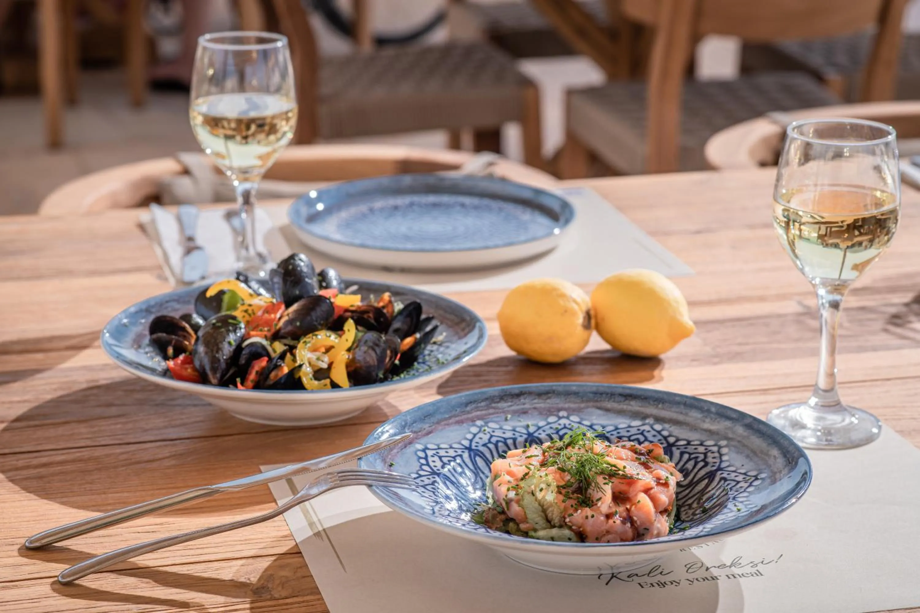 Restaurant/places to eat in Parthenis Beach, Suites by the Sea