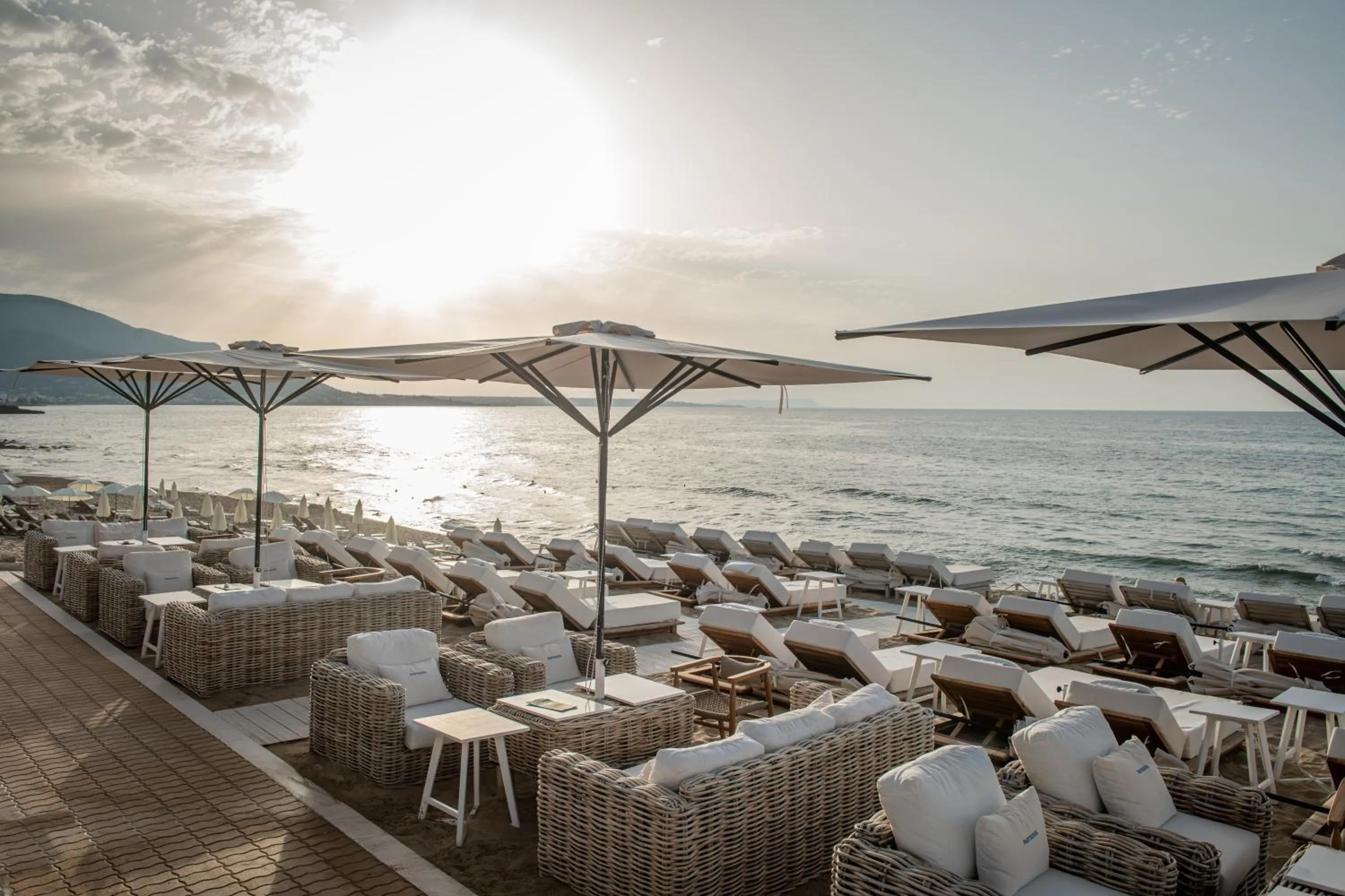 Restaurant/places to eat in Parthenis Beach, Suites by the Sea