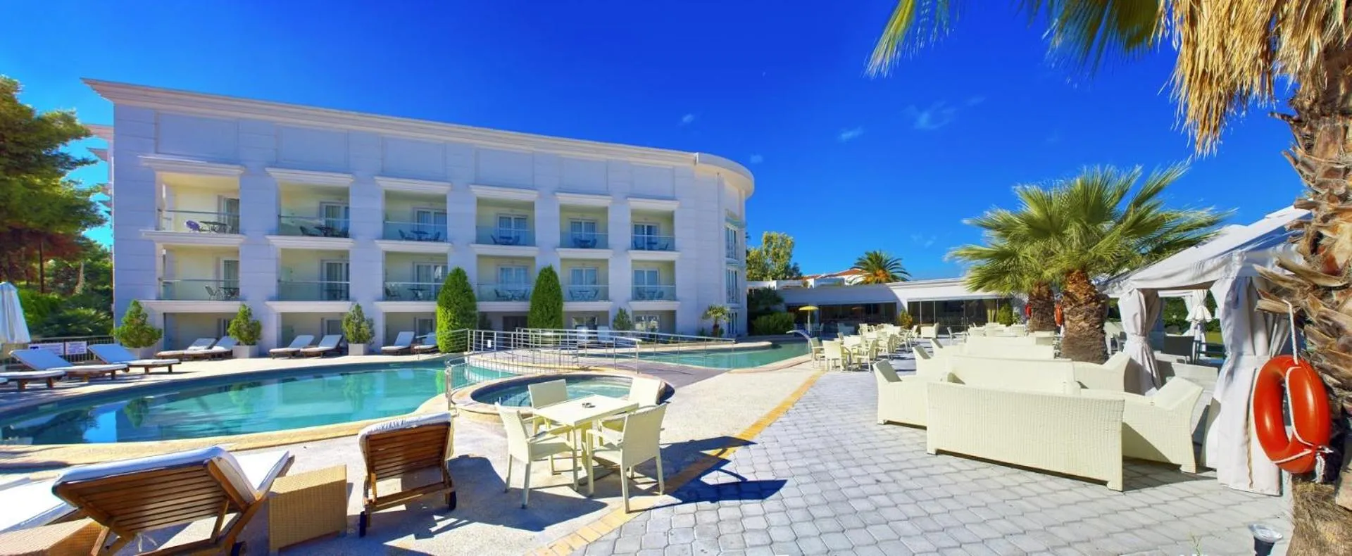 Swimming pool in Elinotel Apolamare Hotel