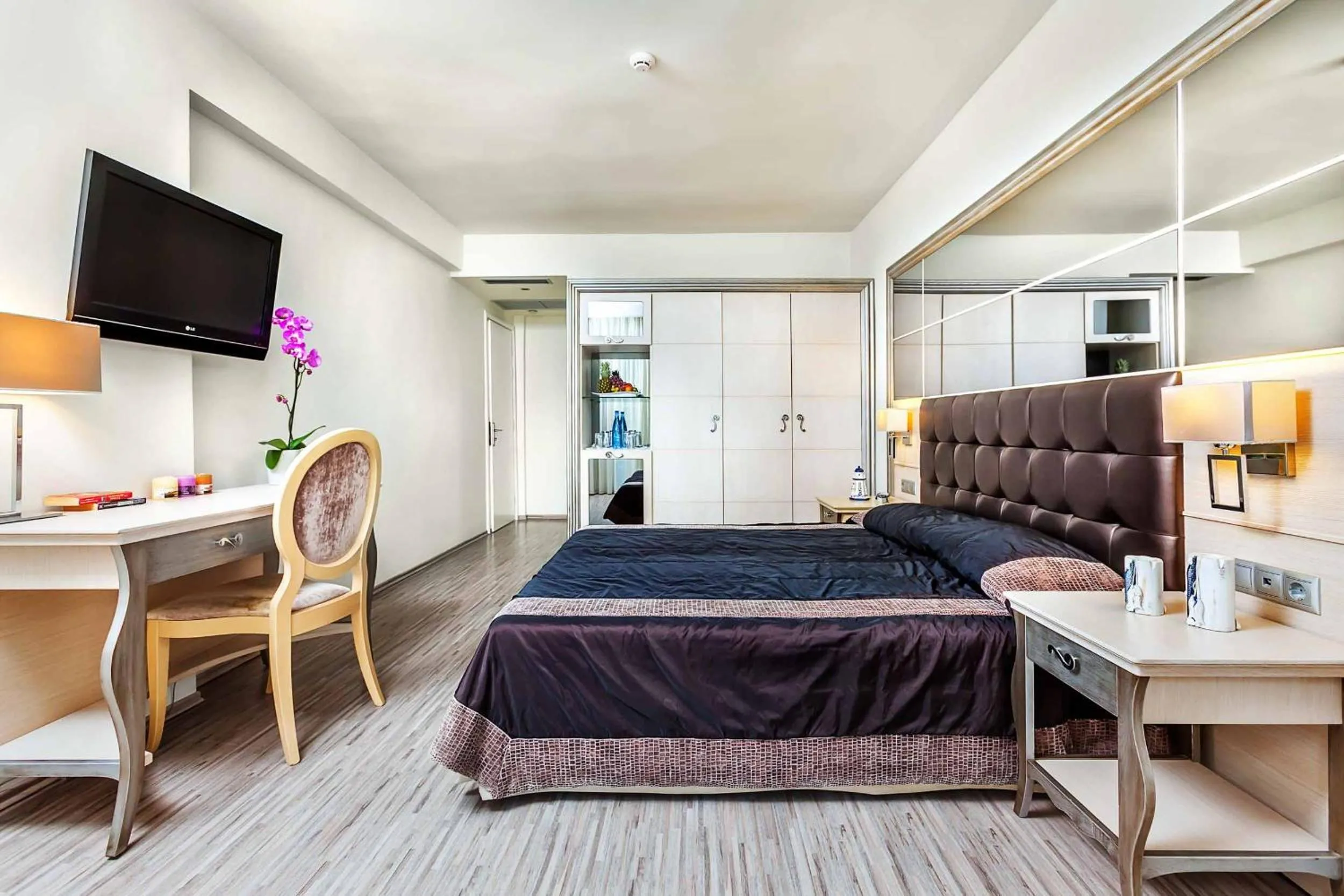Bedroom, Bed in Elinotel Apolamare Hotel