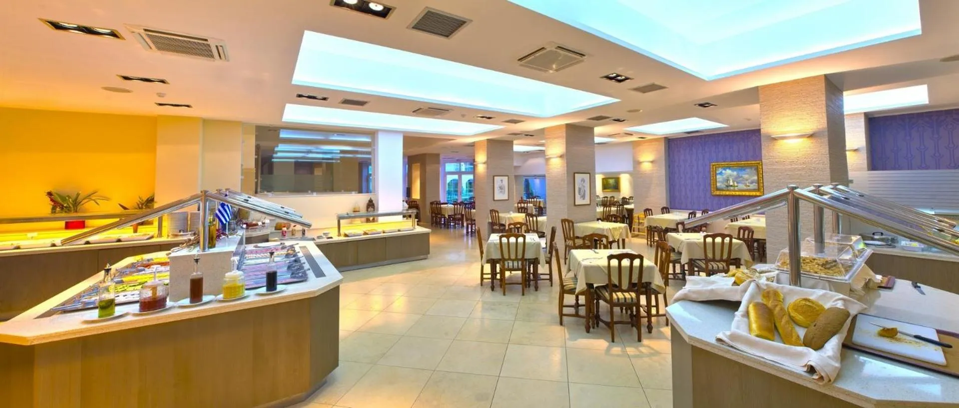 Restaurant/places to eat in Elinotel Apolamare Hotel