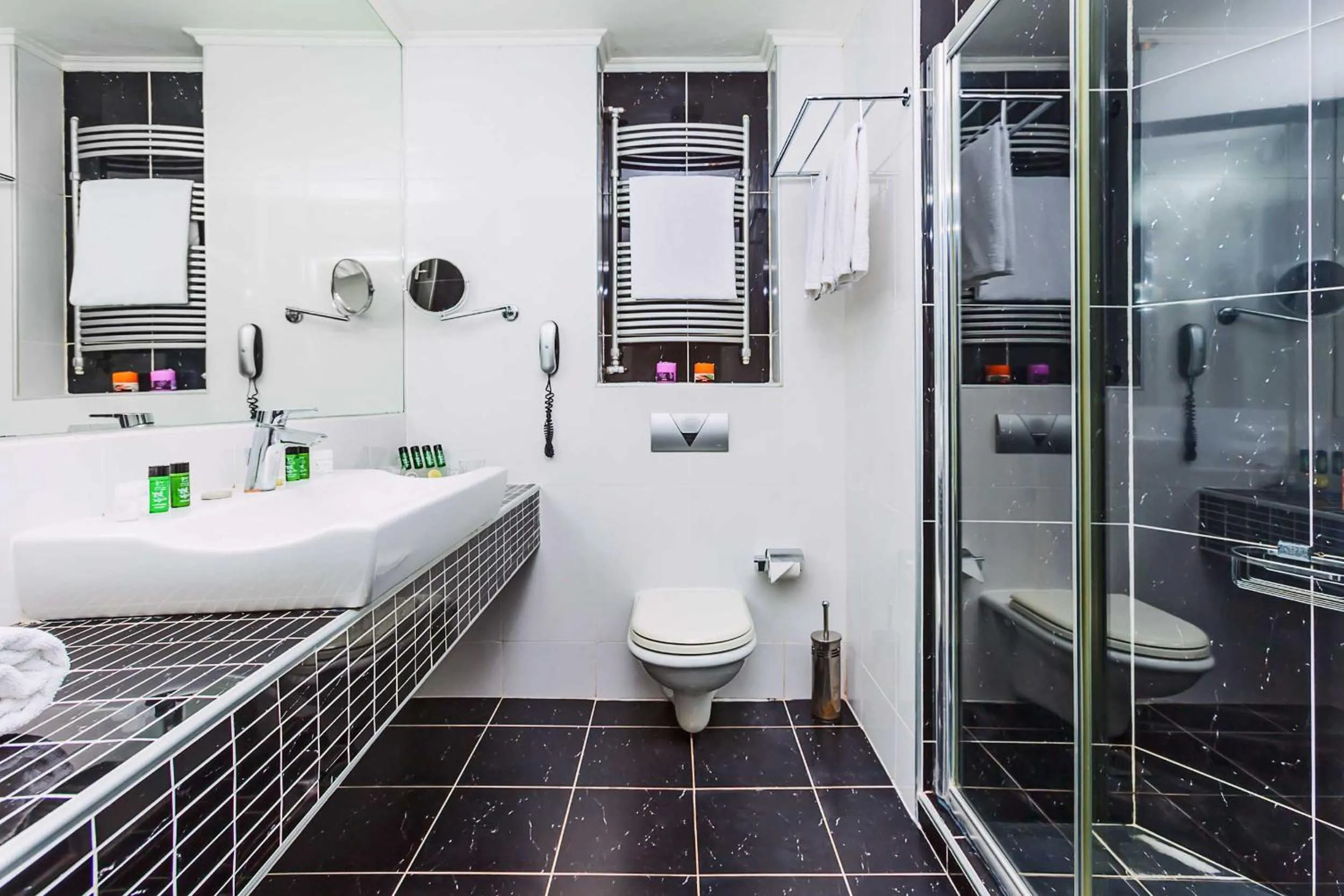 Bathroom in Elinotel Apolamare Hotel