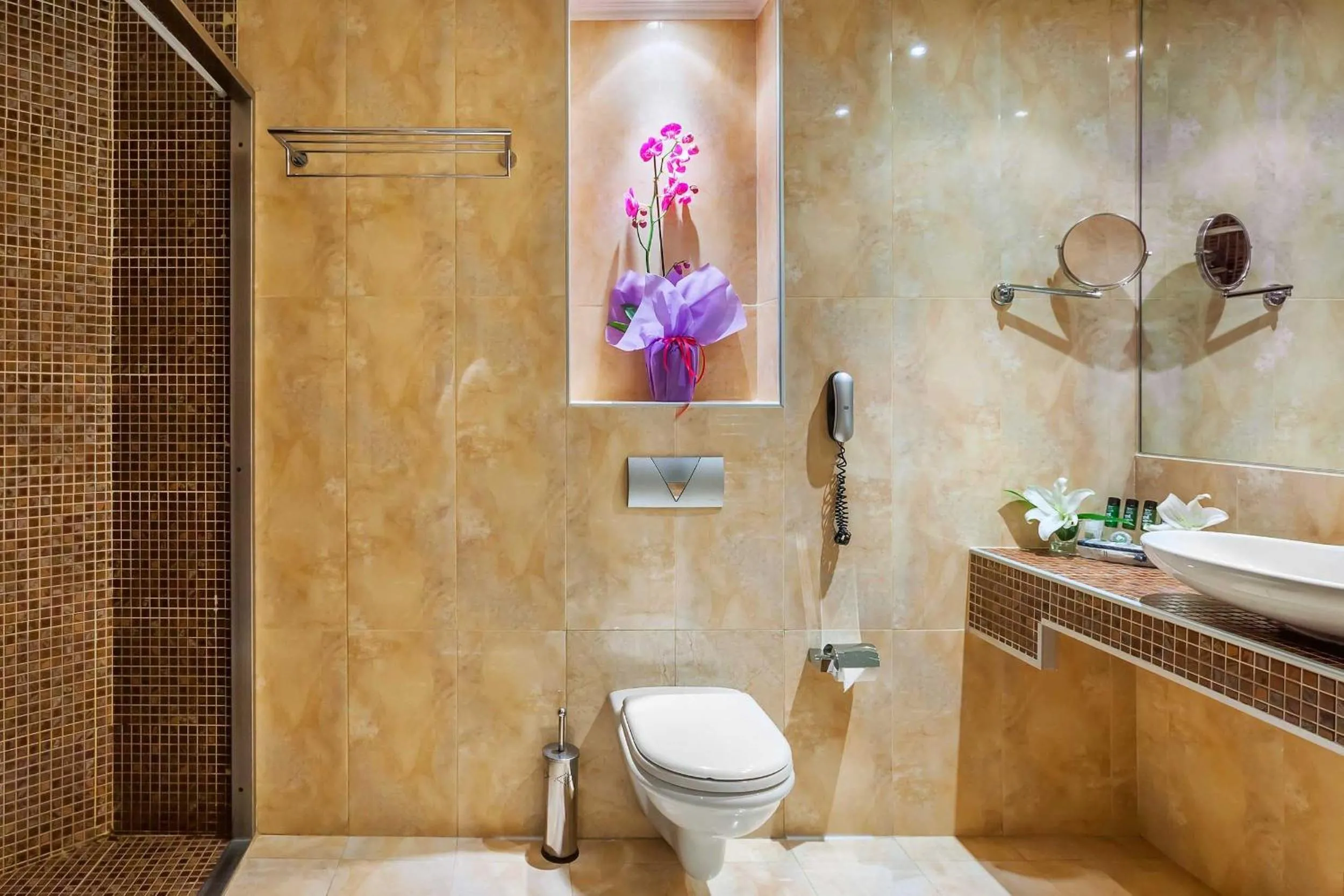 Bathroom in Elinotel Apolamare Hotel
