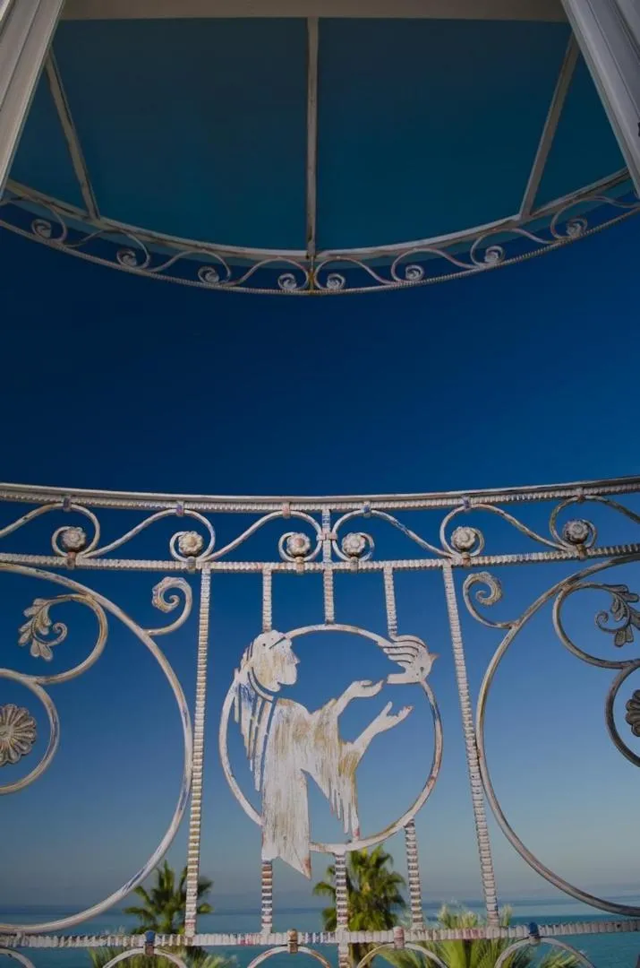 Decorative detail in Elinotel Apolamare Hotel
