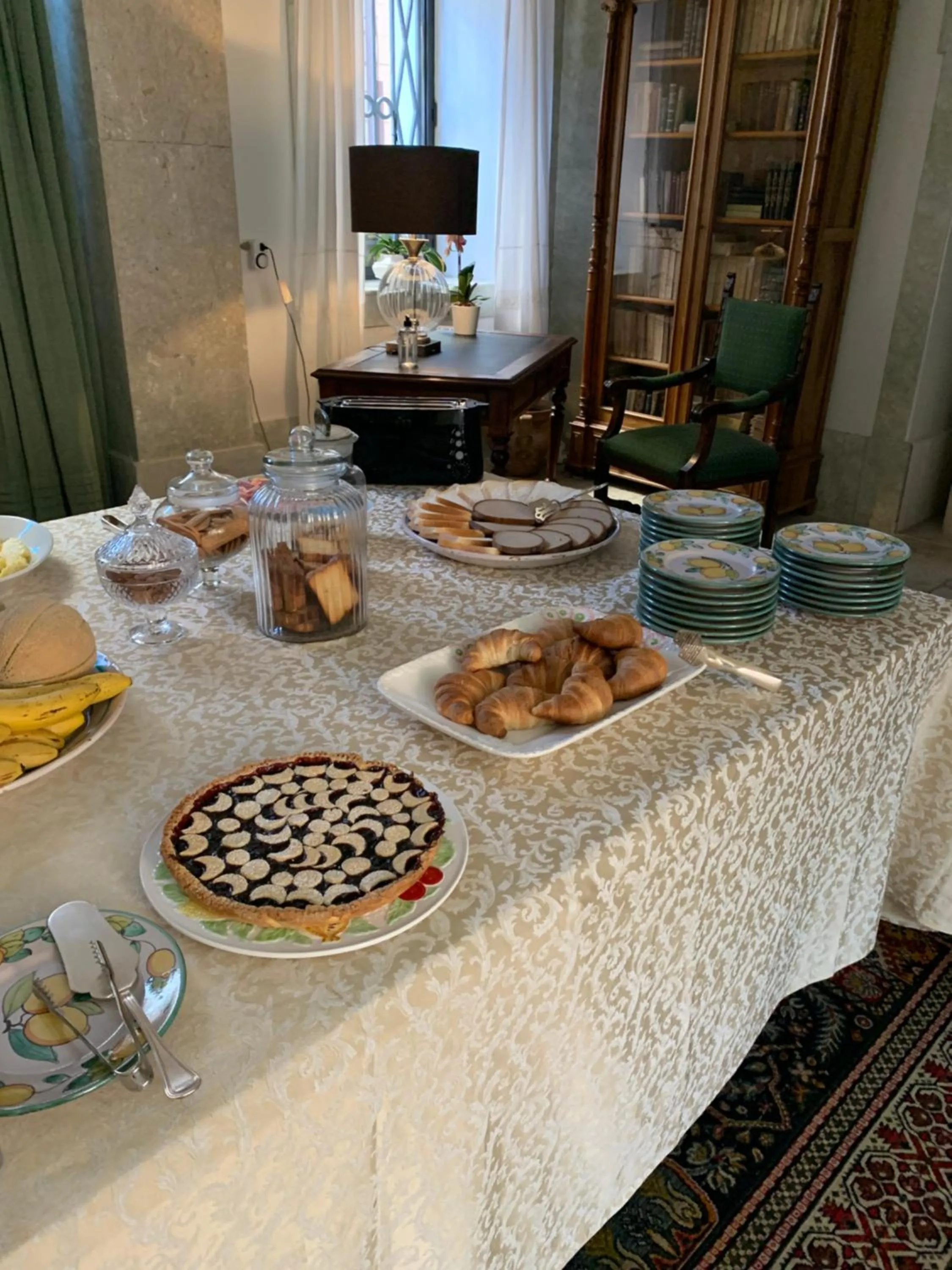 Buffet breakfast in Palazzo del Senatore