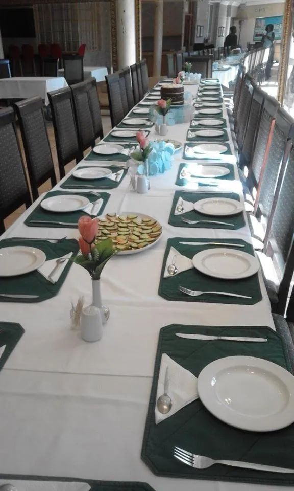 Restaurant/places to eat in Lajava Guest Lodge