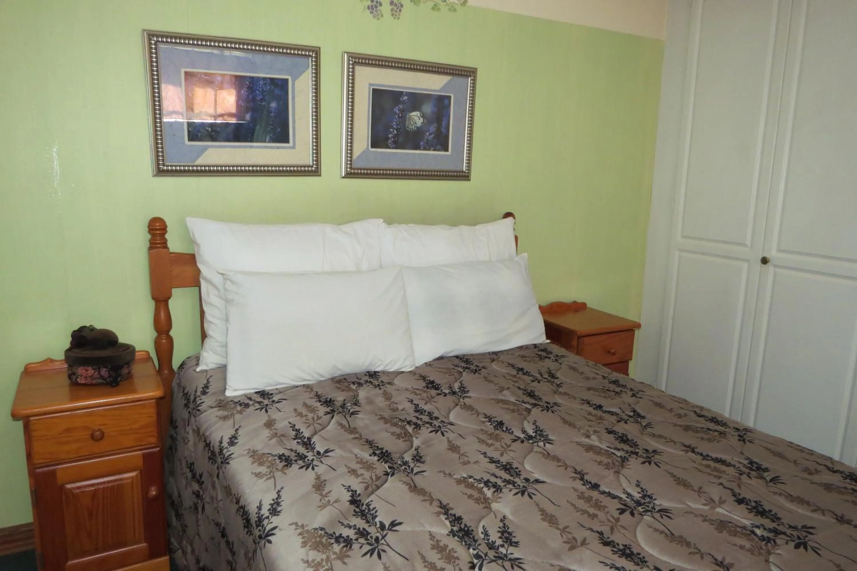 Bed in Lajava Guest Lodge