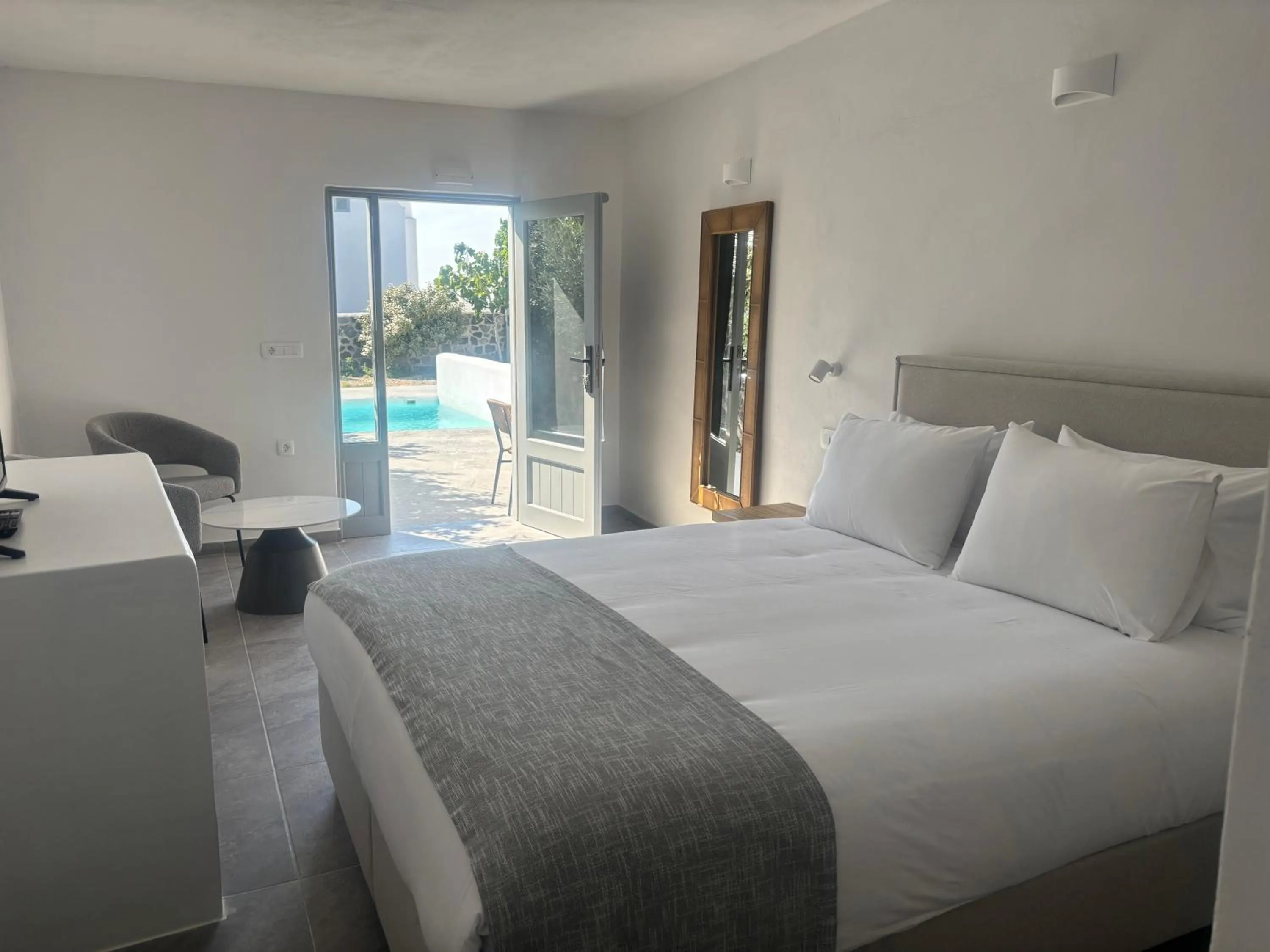 Bedroom, Bed in Thermes Luxury Villas And Spa