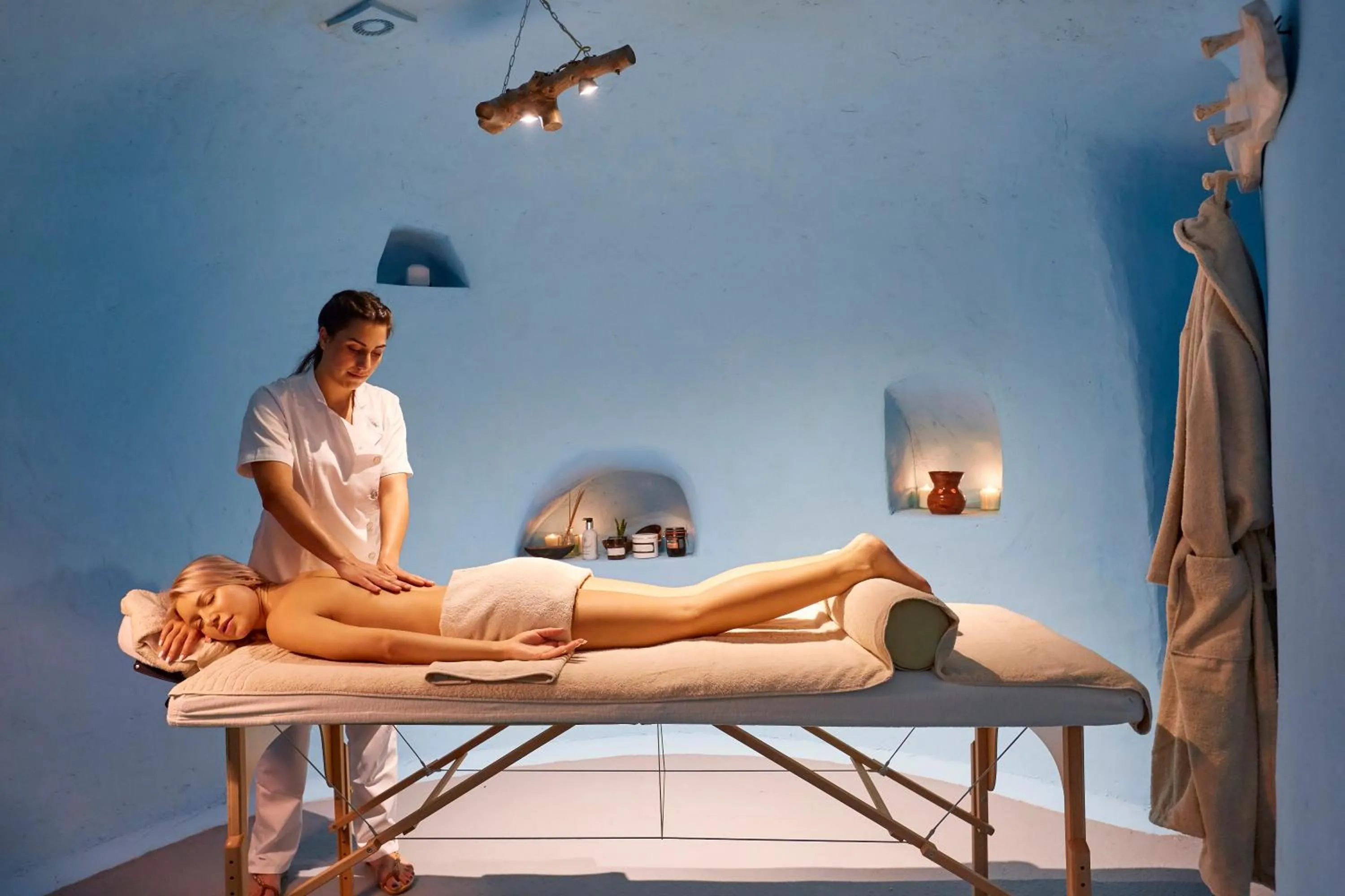 Massage in Thermes Luxury Villas And Spa