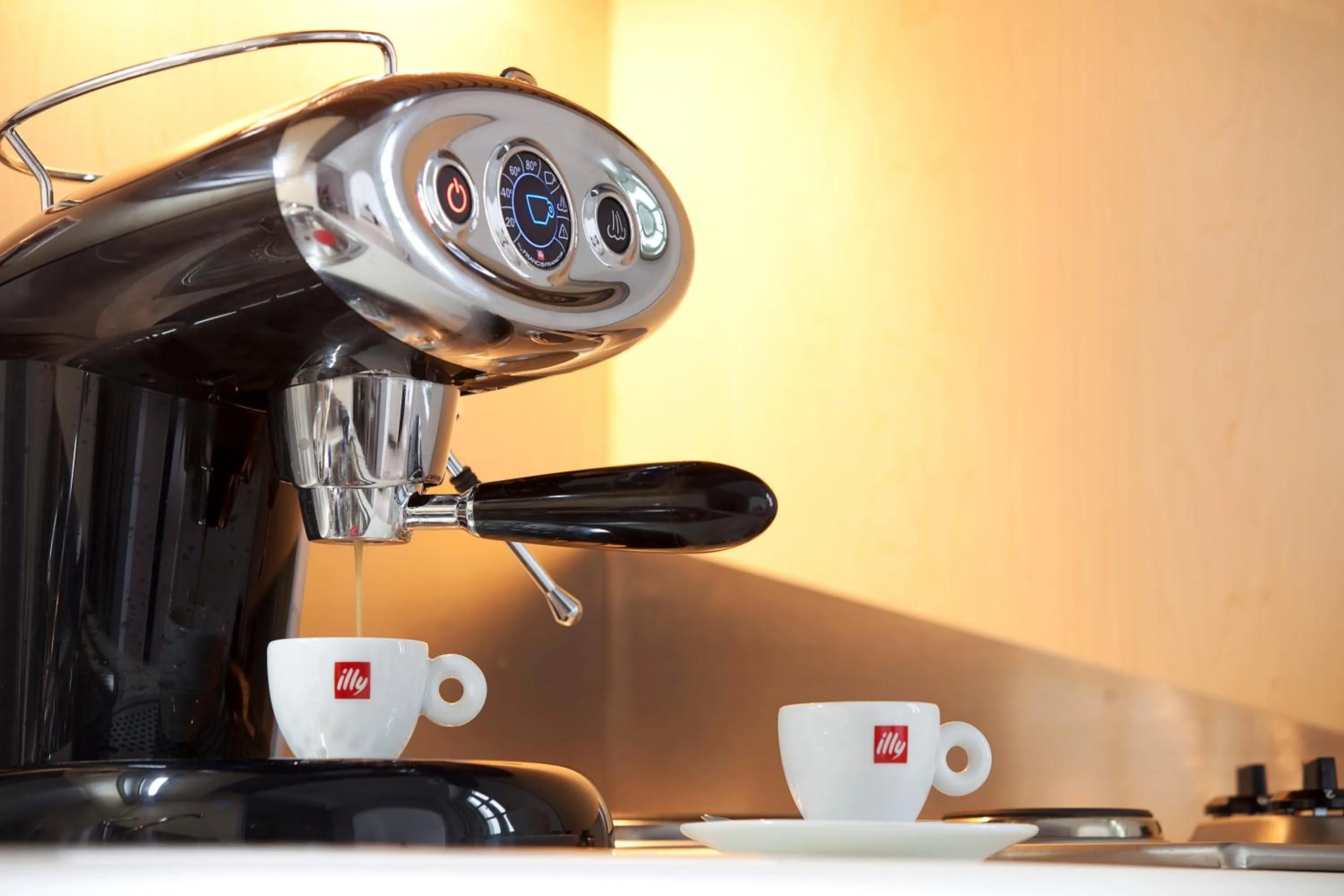 Coffee/tea facilities in Thermes Luxury Villas And Spa