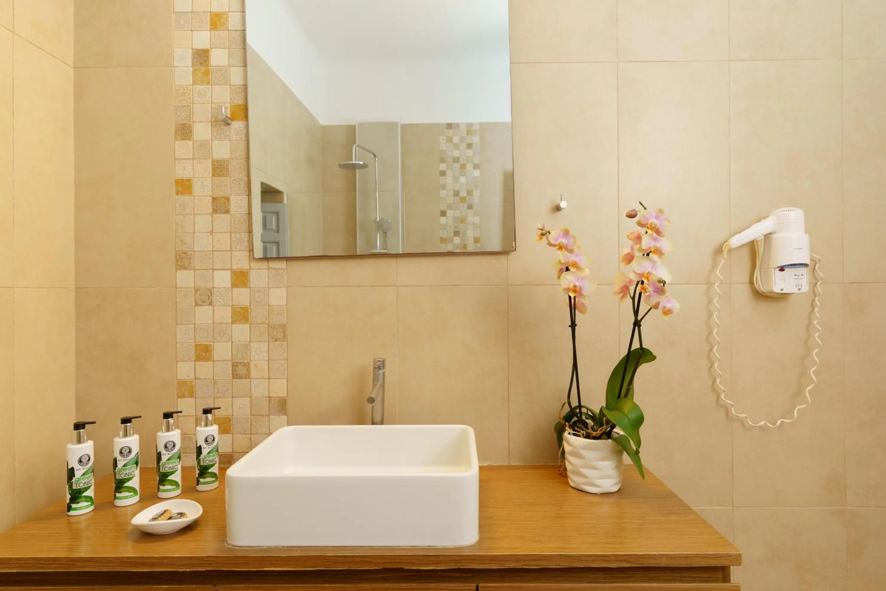 Bathroom in Thermes Luxury Villas And Spa