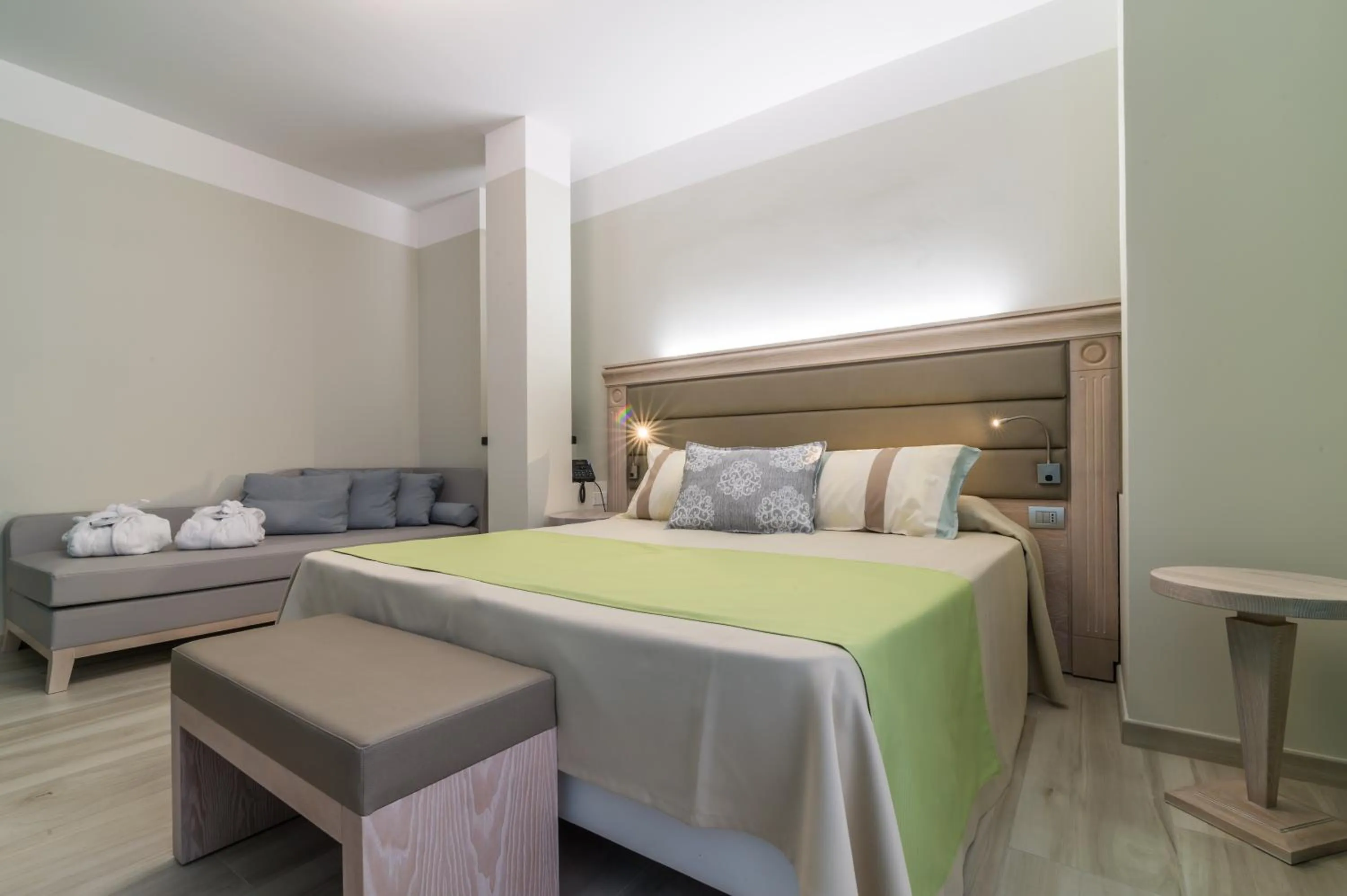 Photo of the whole room, Bed in L'Ambasciata Hotel de Charme