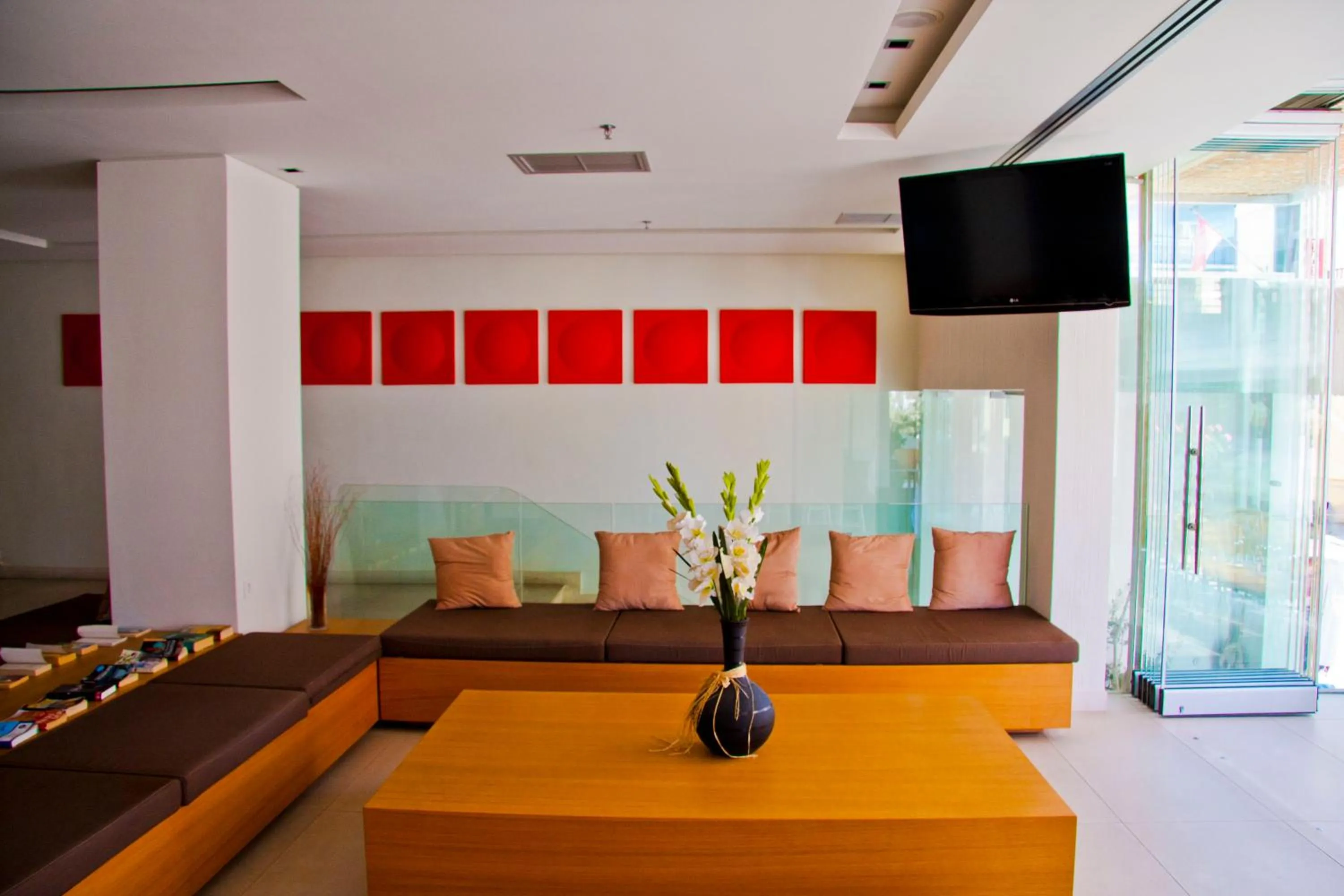 Lounge or bar in Atlantis Boutique City Hotel