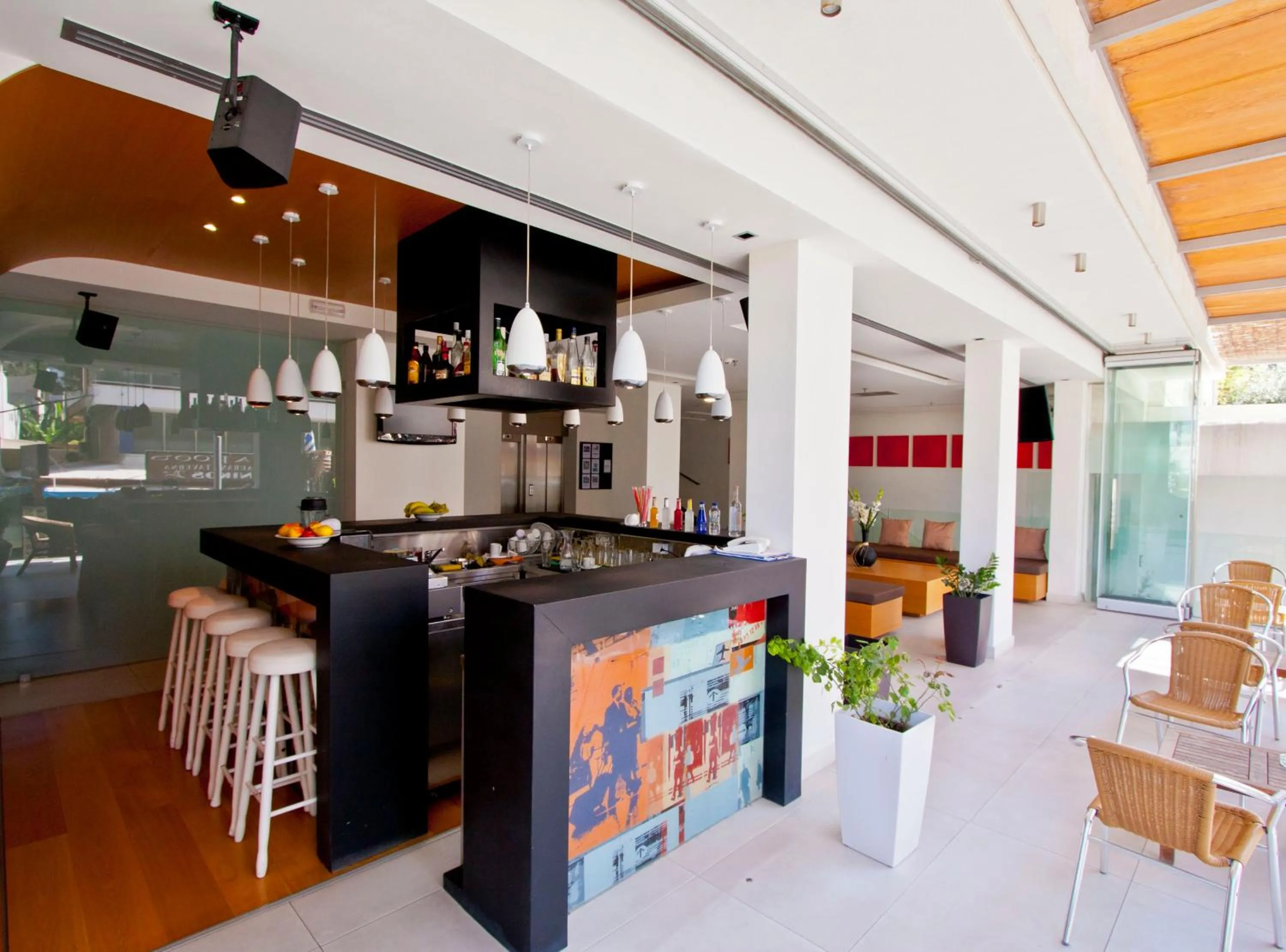 Lounge or bar in Atlantis Boutique City Hotel