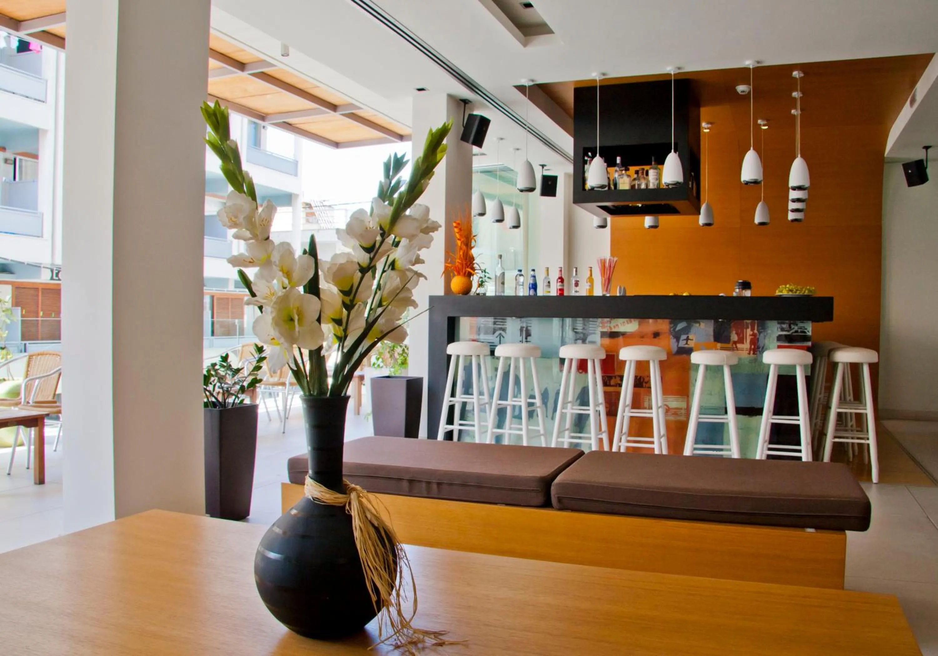 Lounge or bar in Atlantis Boutique City Hotel