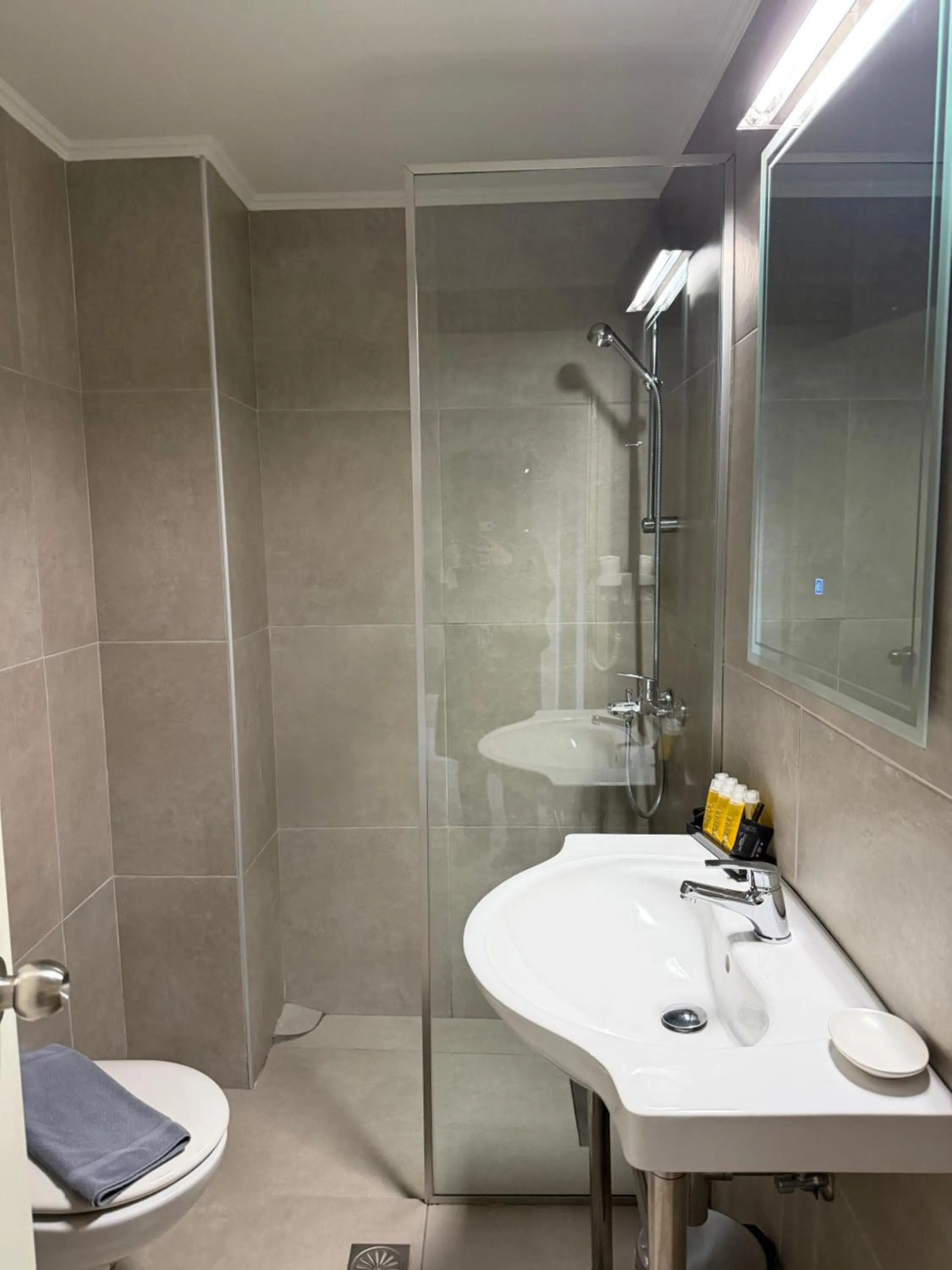 Bathroom in Atlantis Boutique City Hotel